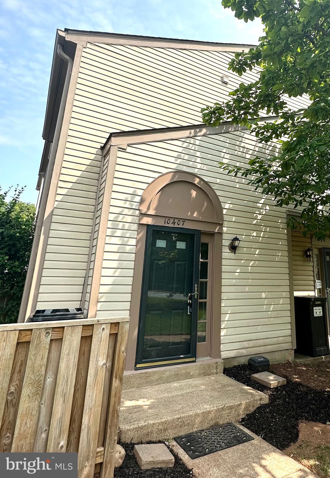 STONINGTON CONDOMINIUMS - Residential