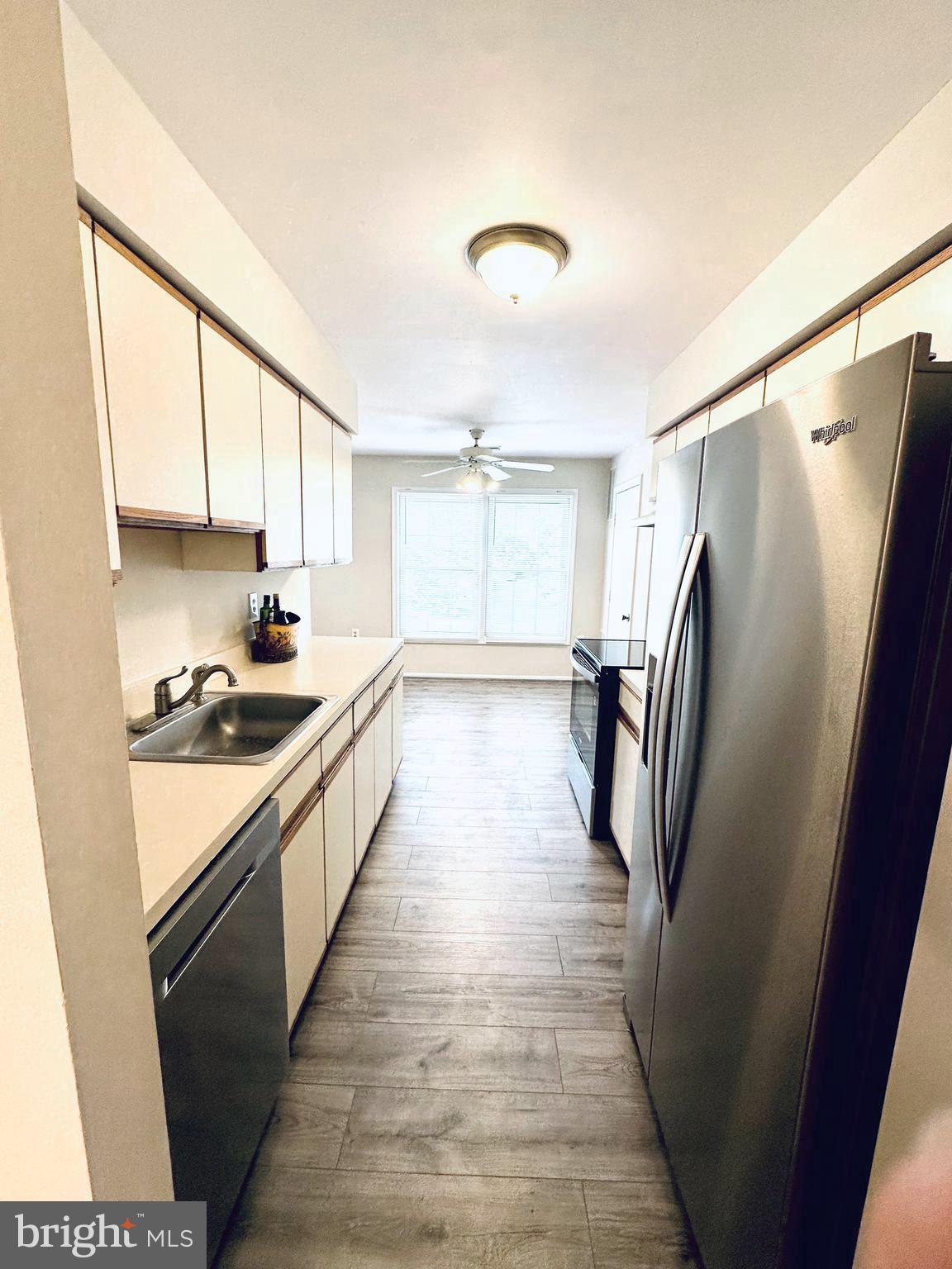 STONINGTON CONDOMINIUMS - Residential