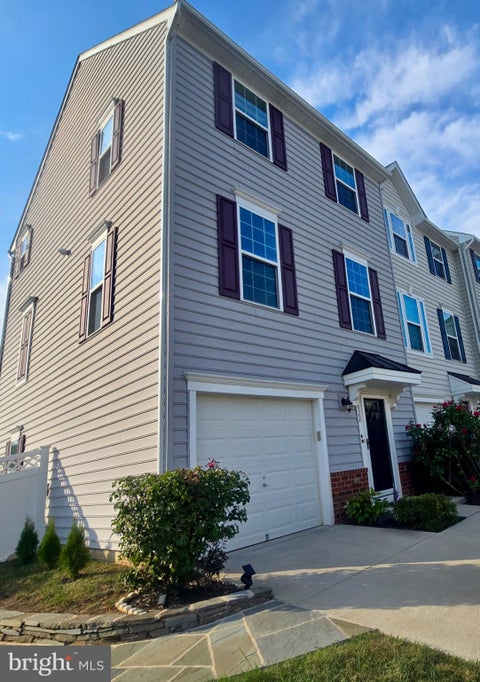 Townhouse For Sale - 522 Rolling Valley Drive<br/> Stafford County, FREDERICKSBURG, VA 22405