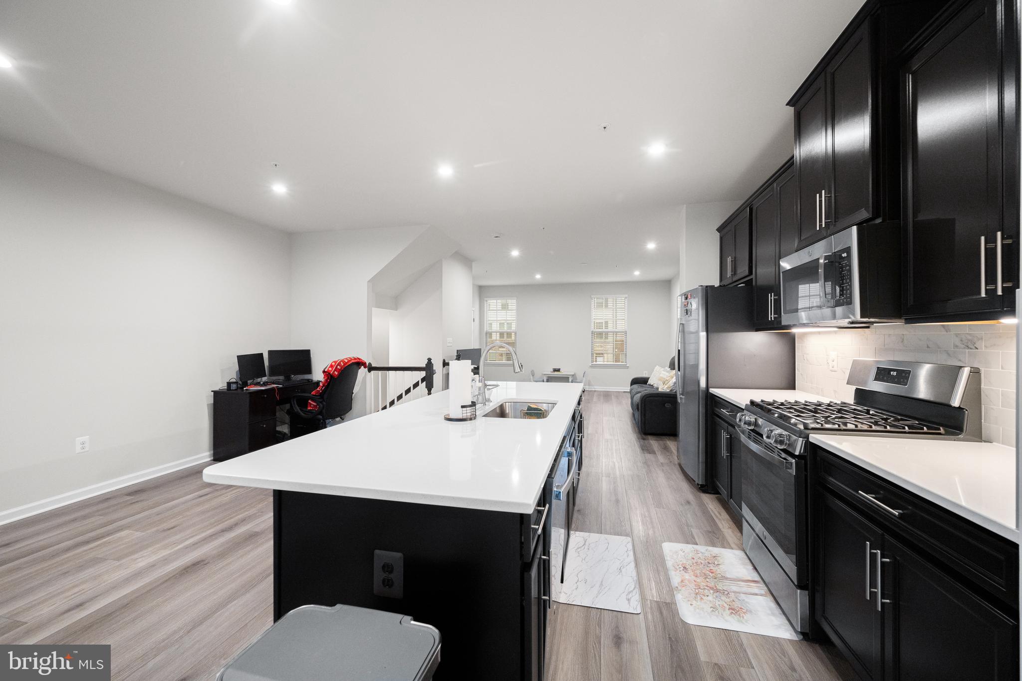 PARKSIDE PRESERVE - Residential