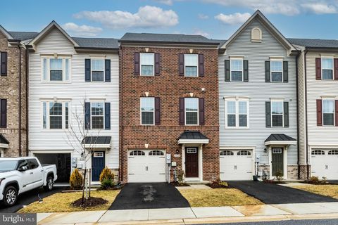 Townhouse For Sale - 3724 Valley Ford Way<br/> HANOVER, MD 21076