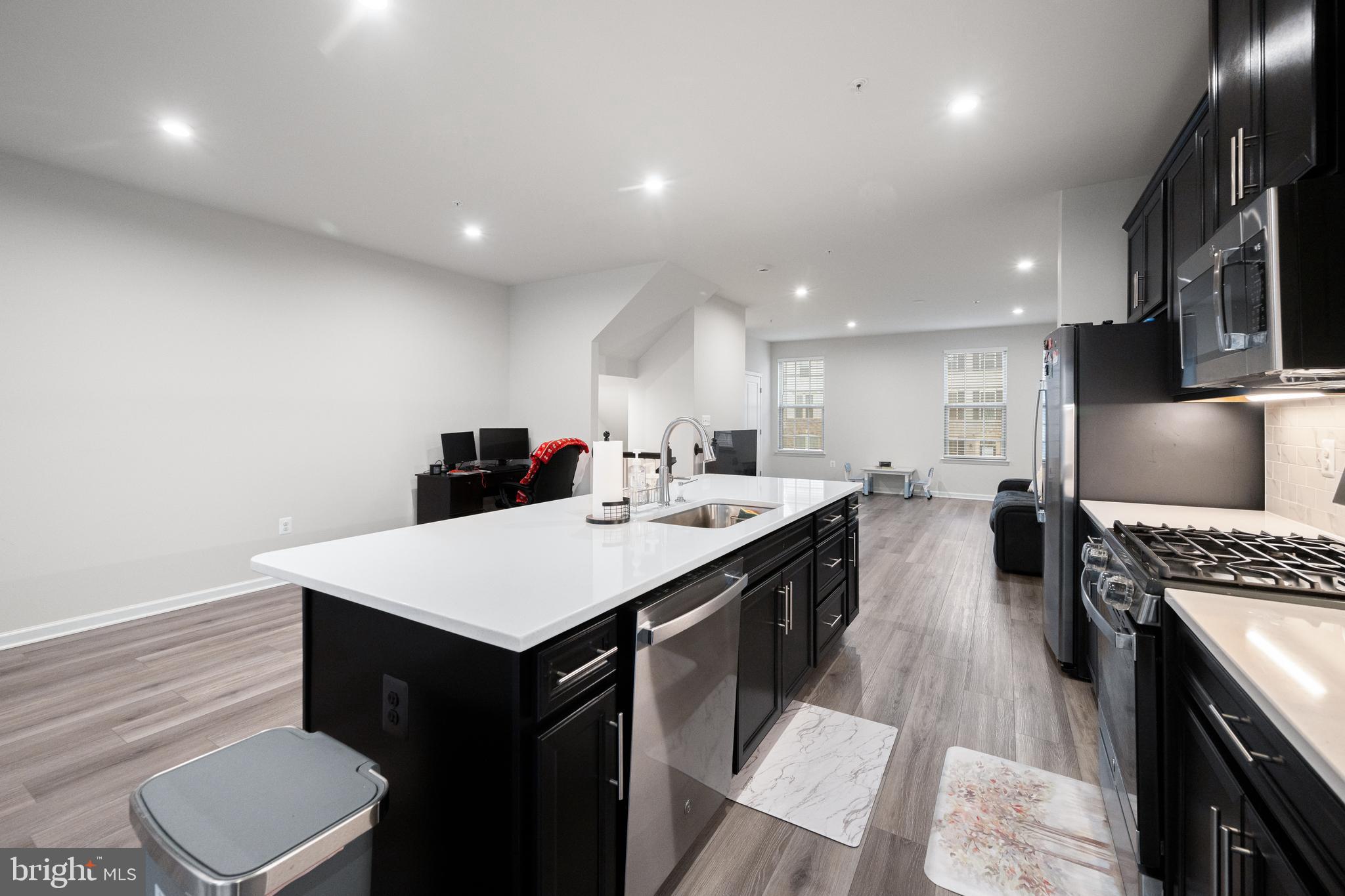 PARKSIDE PRESERVE - Residential