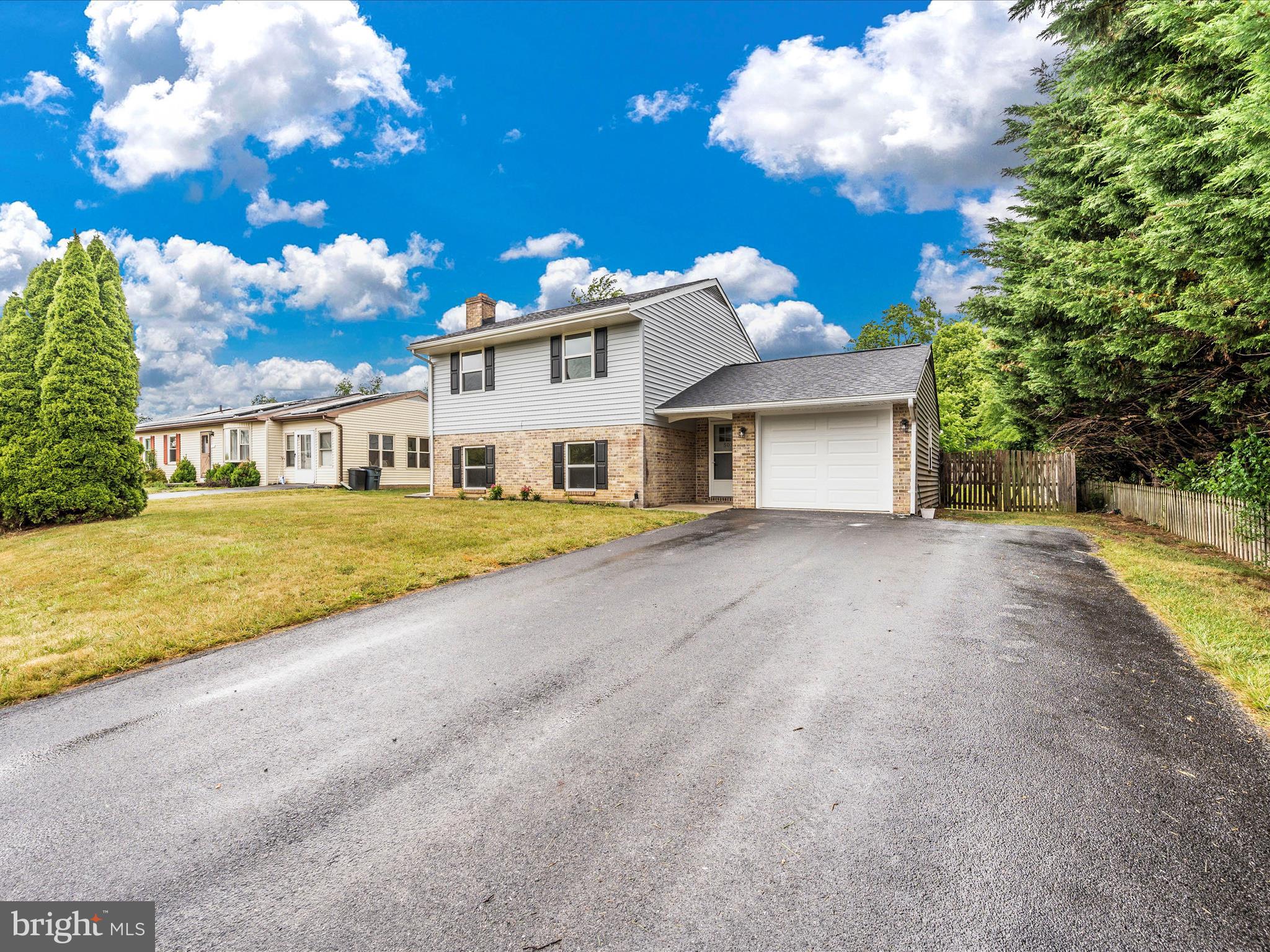 COLONIAL PARK - Residential