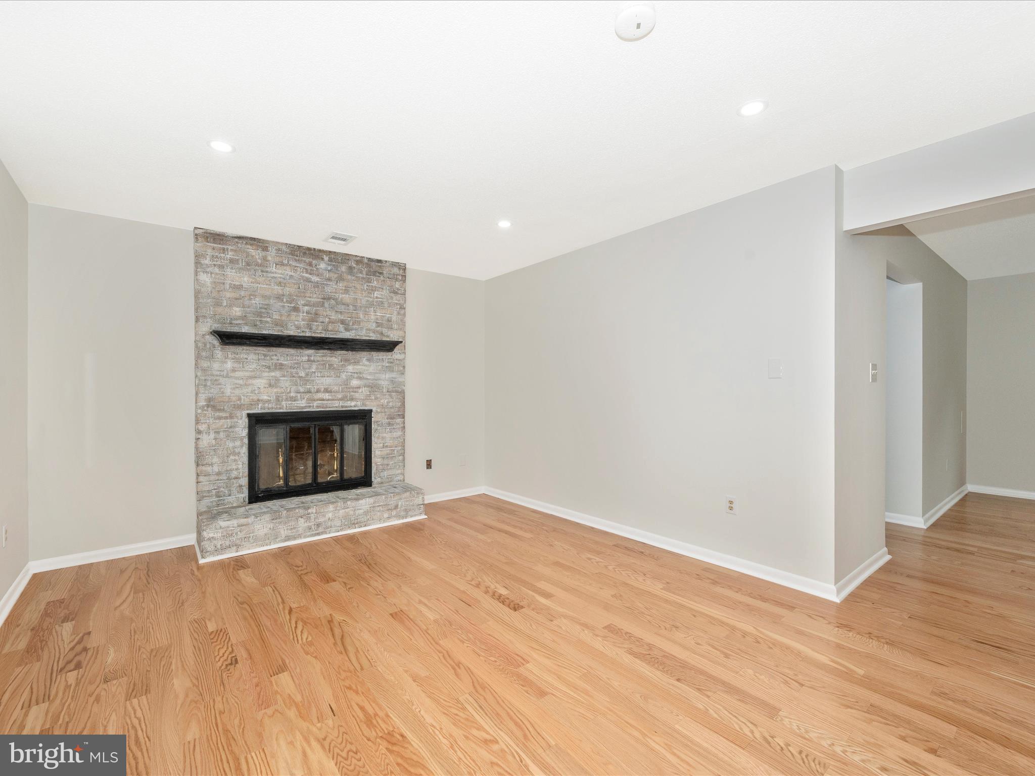 COLONIAL PARK - Residential