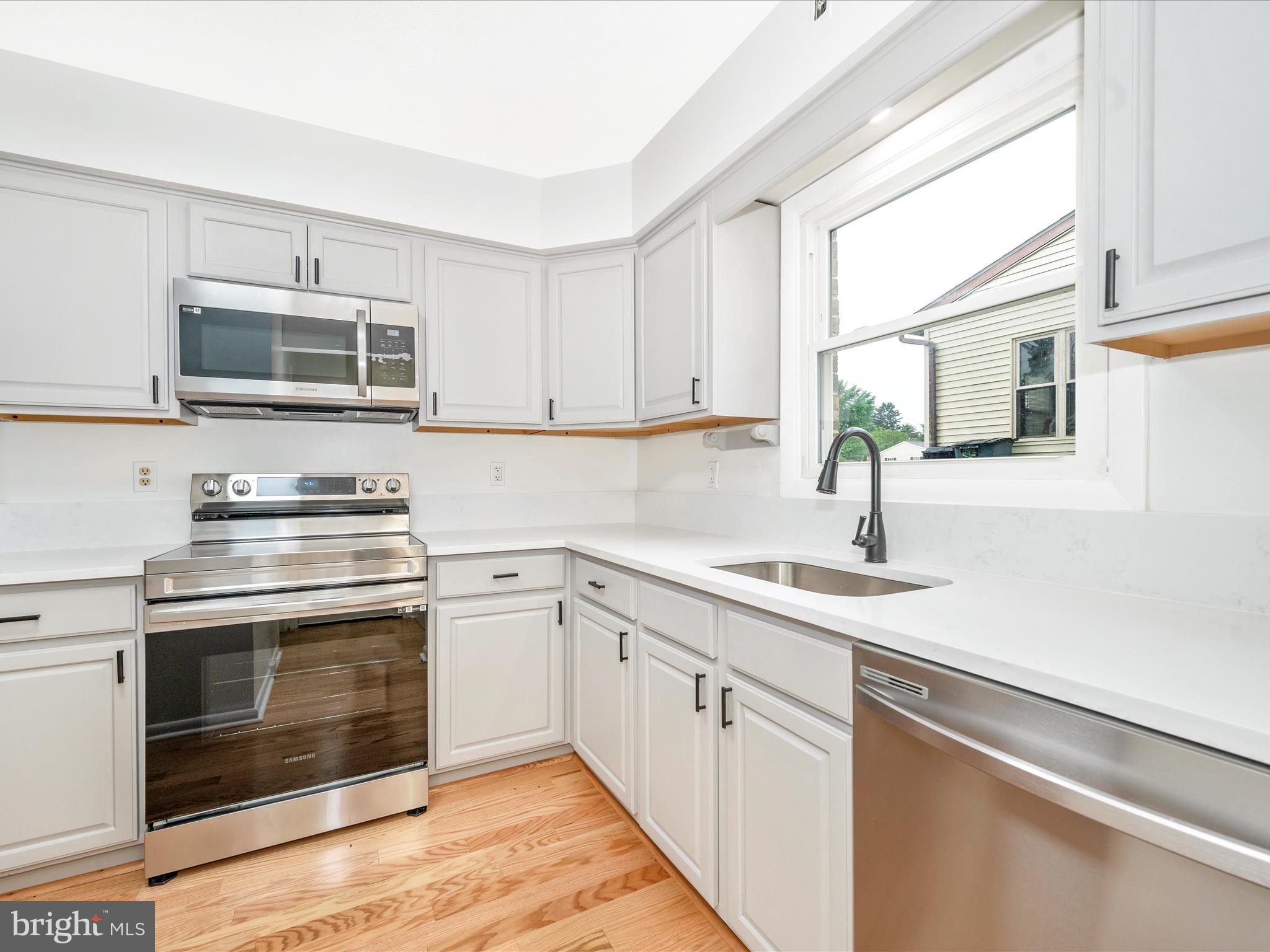 COLONIAL PARK - Residential