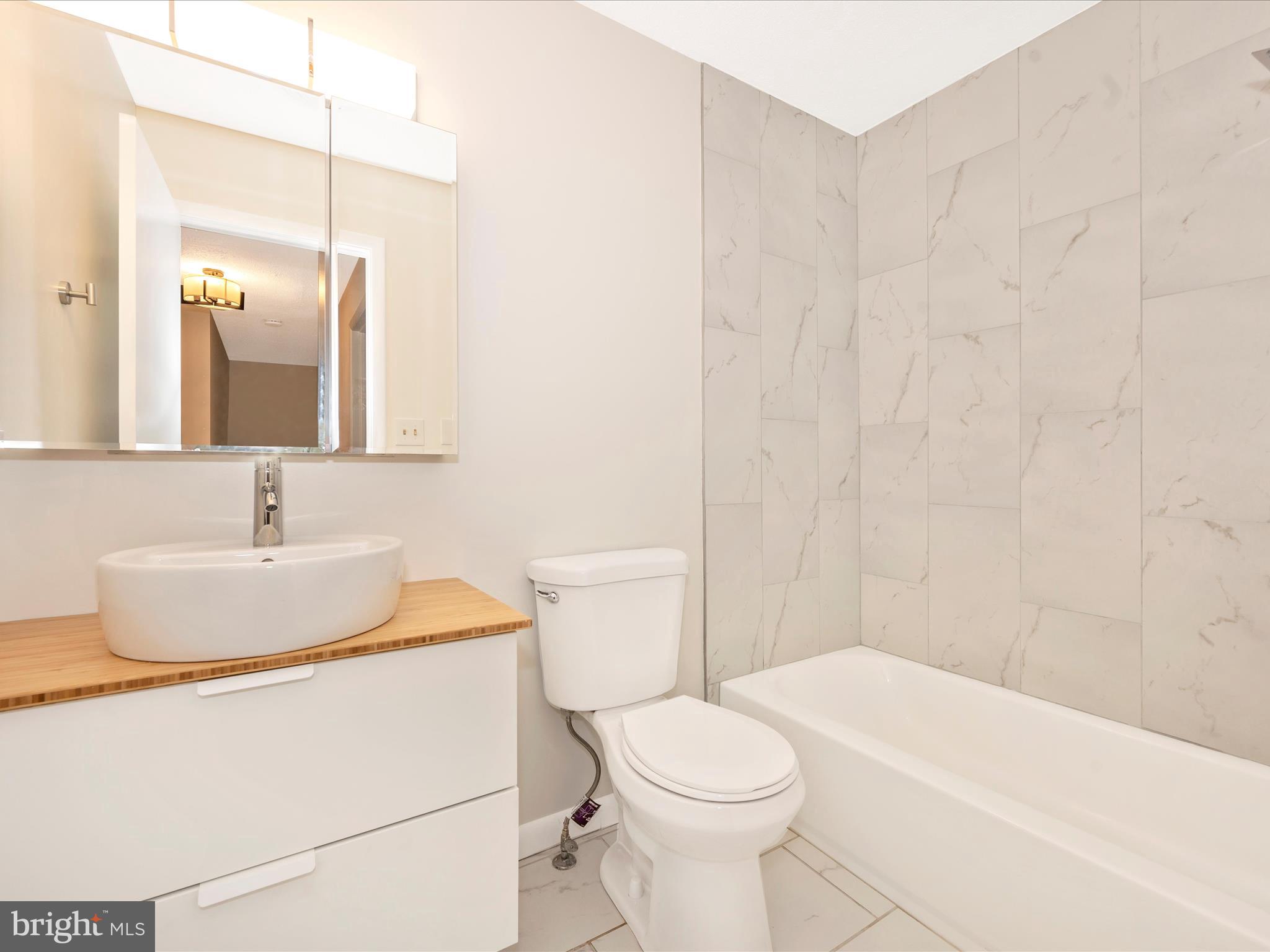 COLONIAL PARK - Residential