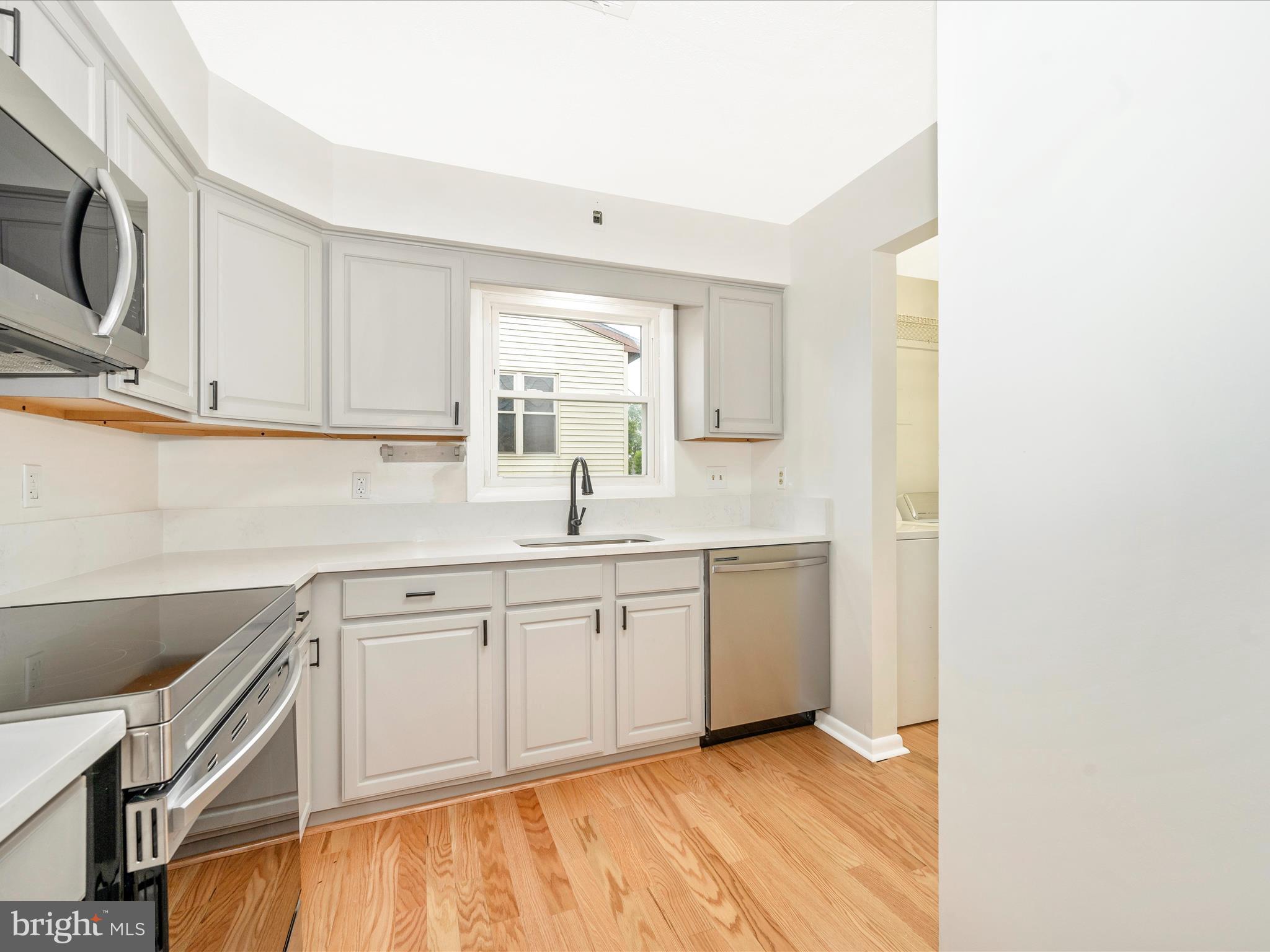 COLONIAL PARK - Residential