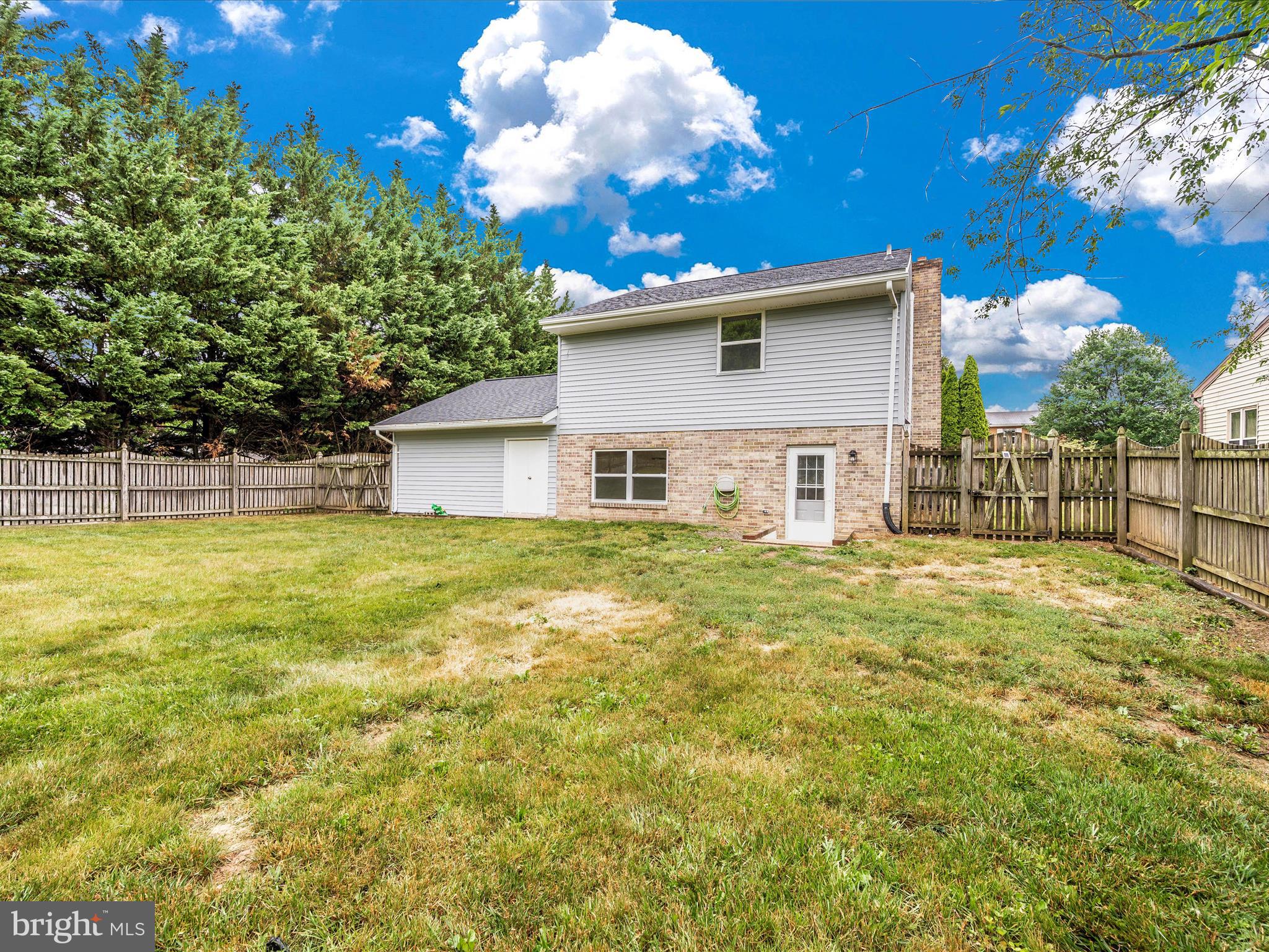 COLONIAL PARK - Residential