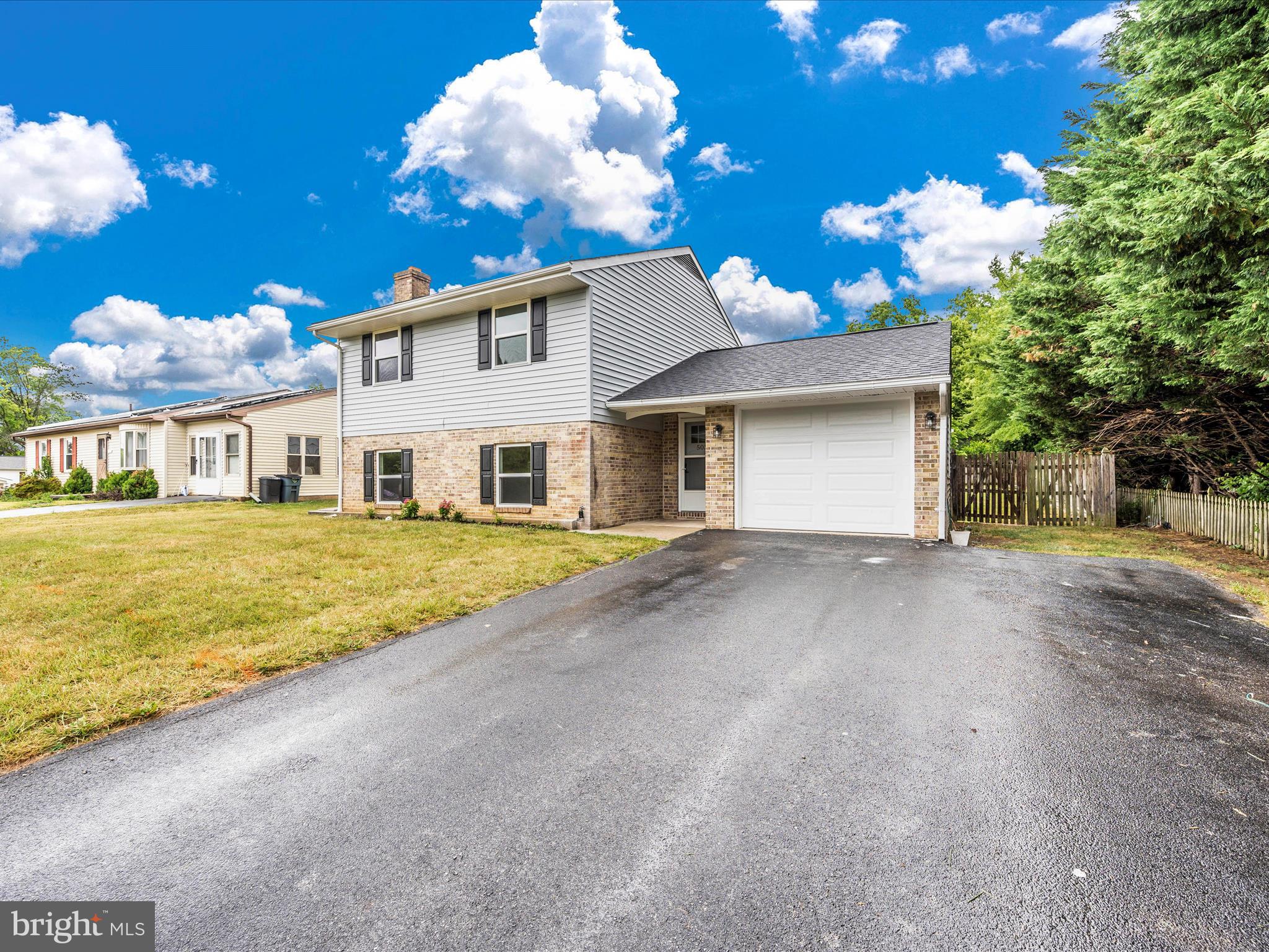 COLONIAL PARK - Residential