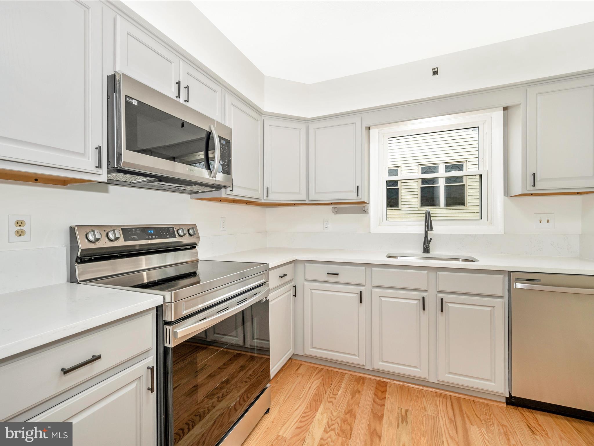 COLONIAL PARK - Residential