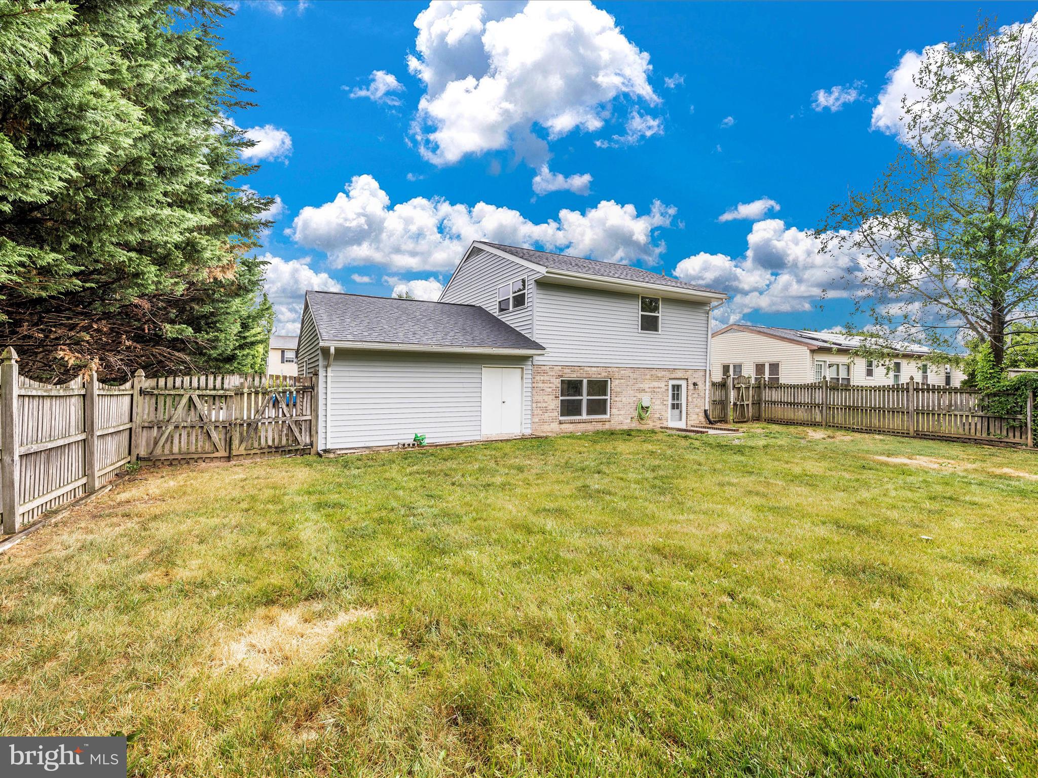 COLONIAL PARK - Residential