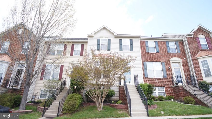 In sought-after Villages in Urbana! 
beautiful interior unit townhouse 
Whirlpool french door fridge and dishwasher, over the range microwave. Gas cooking top and granite countertop. Expansive master bedroom with
 walk-in closets and luxury baths. 
Community featuring 2 swimming pools, 2 Clubhouses, Tot Lots, natural trails, and many more.
Small pet Ok with Non refundable  deposit  and minimum 2yr lease