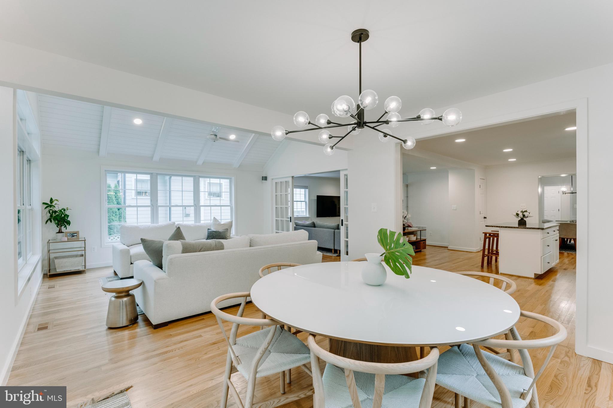 GREENWICH FOREST - Residential