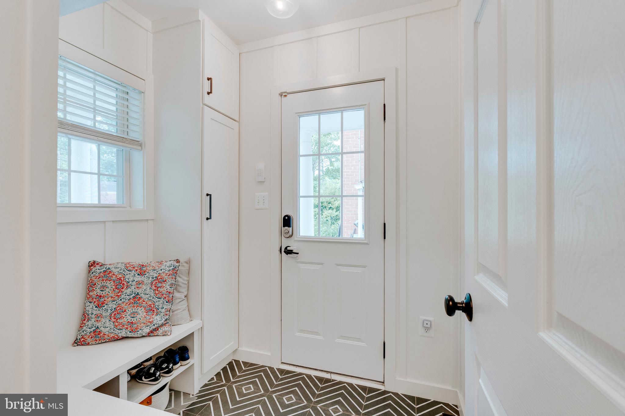 GREENWICH FOREST - Residential