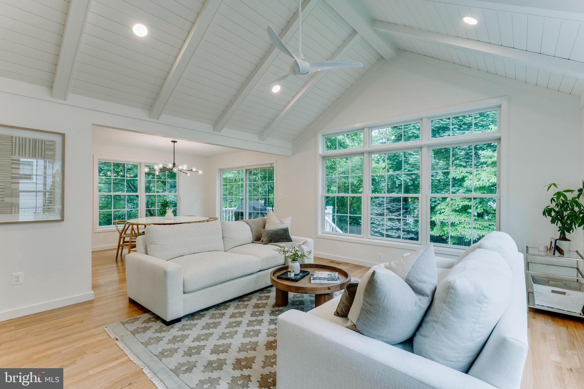 GREENWICH FOREST - Residential