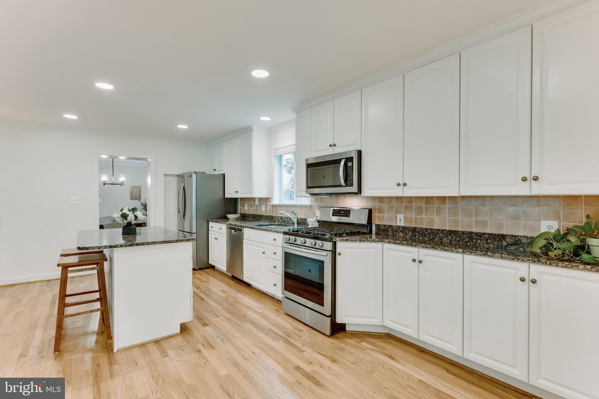 GREENWICH FOREST - Residential