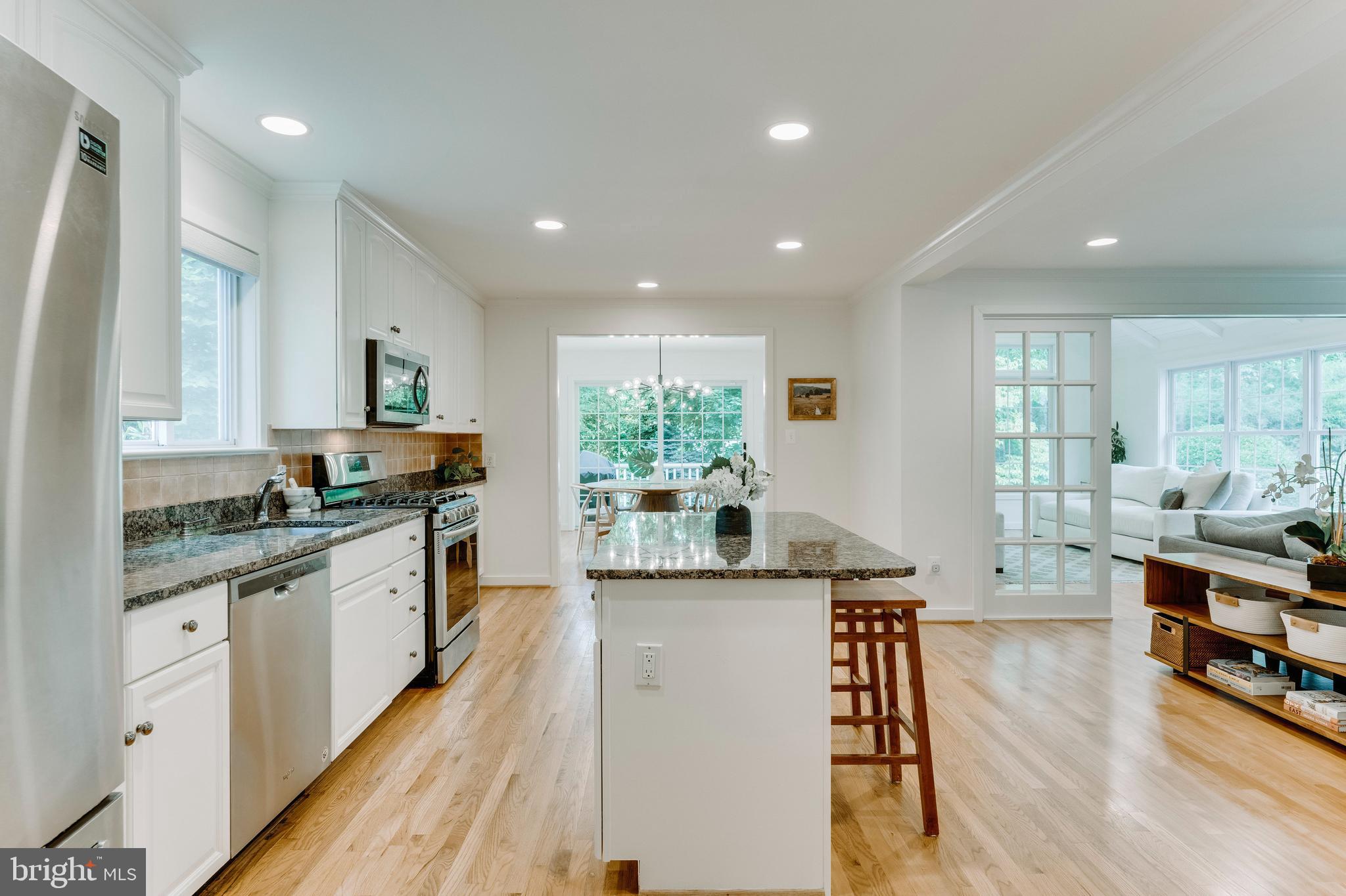 GREENWICH FOREST - Residential