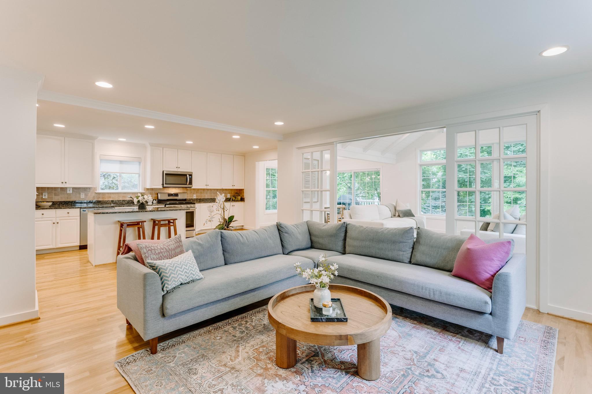 GREENWICH FOREST - Residential