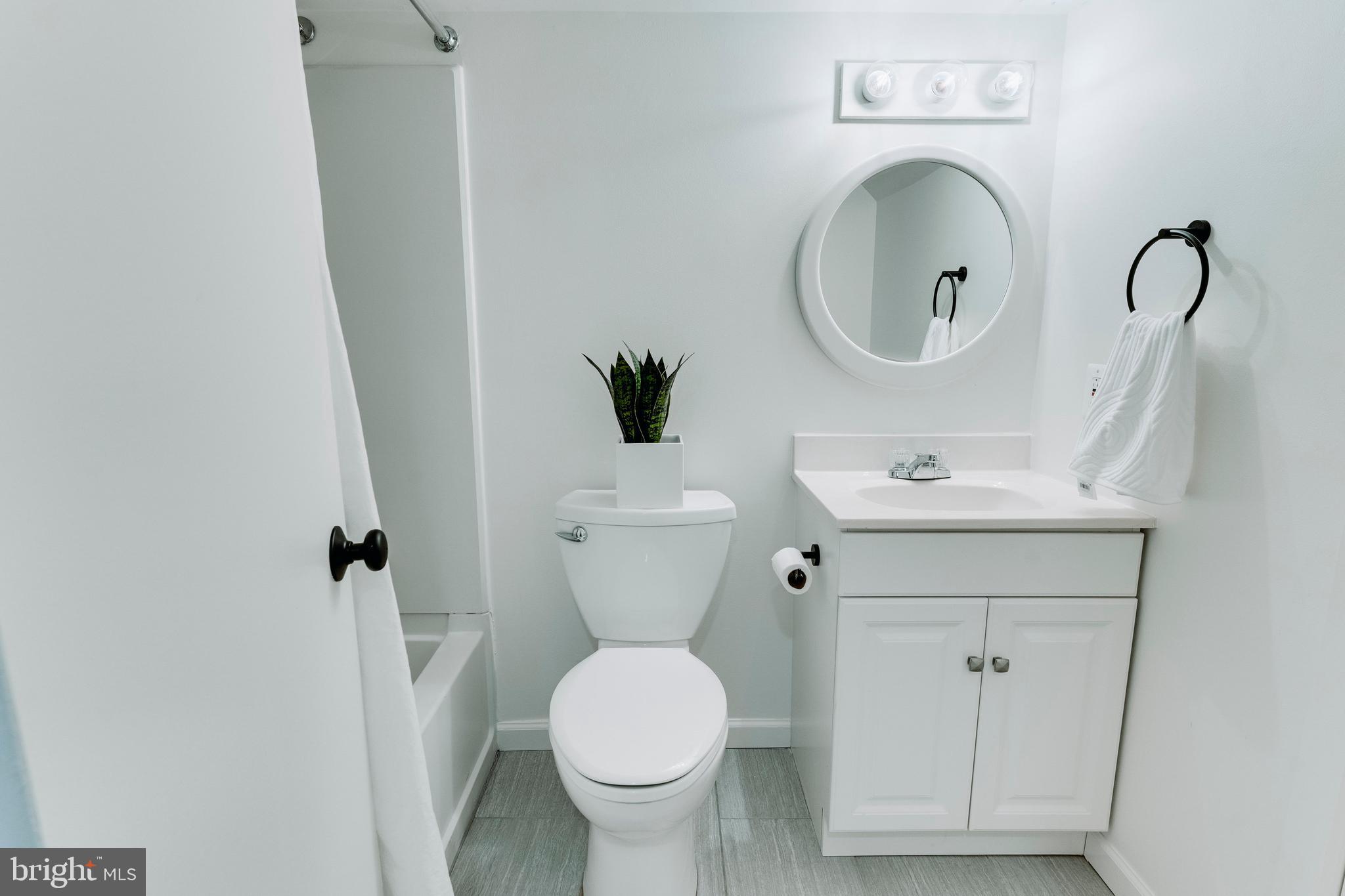 GREENWICH FOREST - Residential