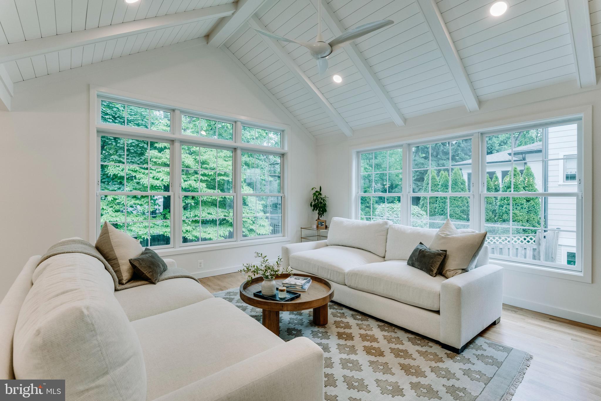 GREENWICH FOREST - Residential