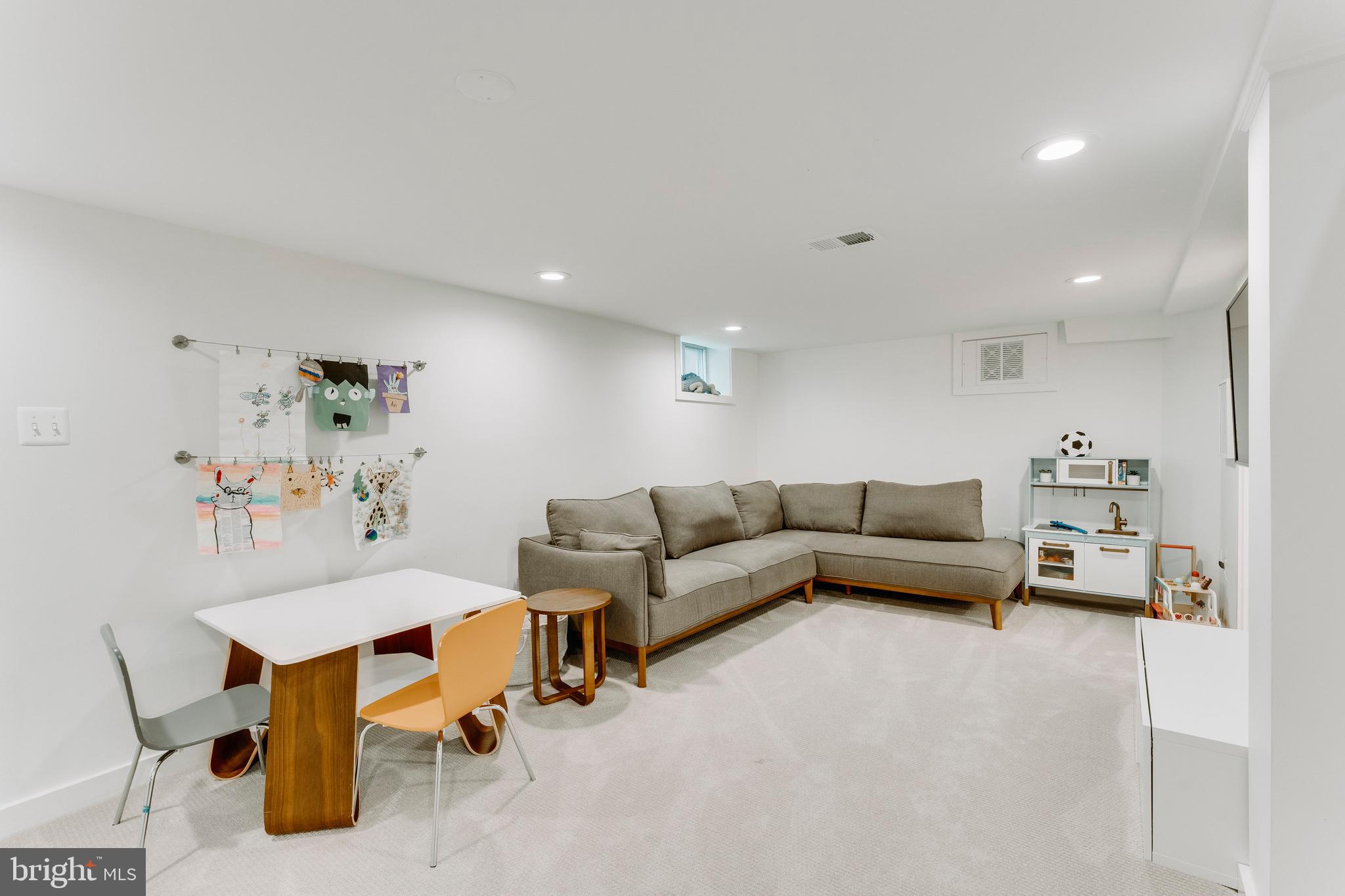 GREENWICH FOREST - Residential