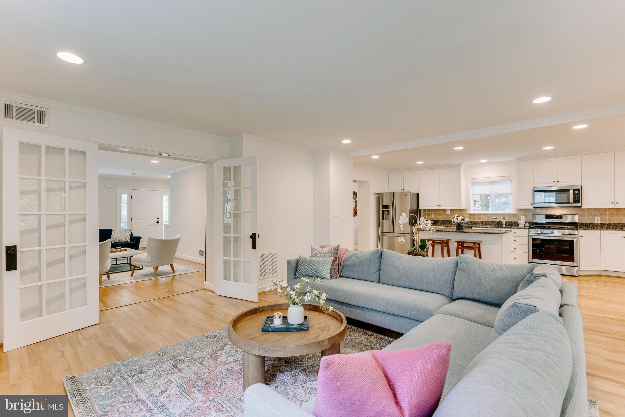 GREENWICH FOREST - Residential