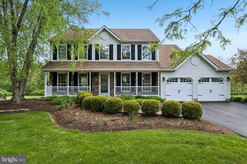 Photo of 116 Longwood Circle, DOYLESTOWN, PA 18901 (MLS # PABU2120186)