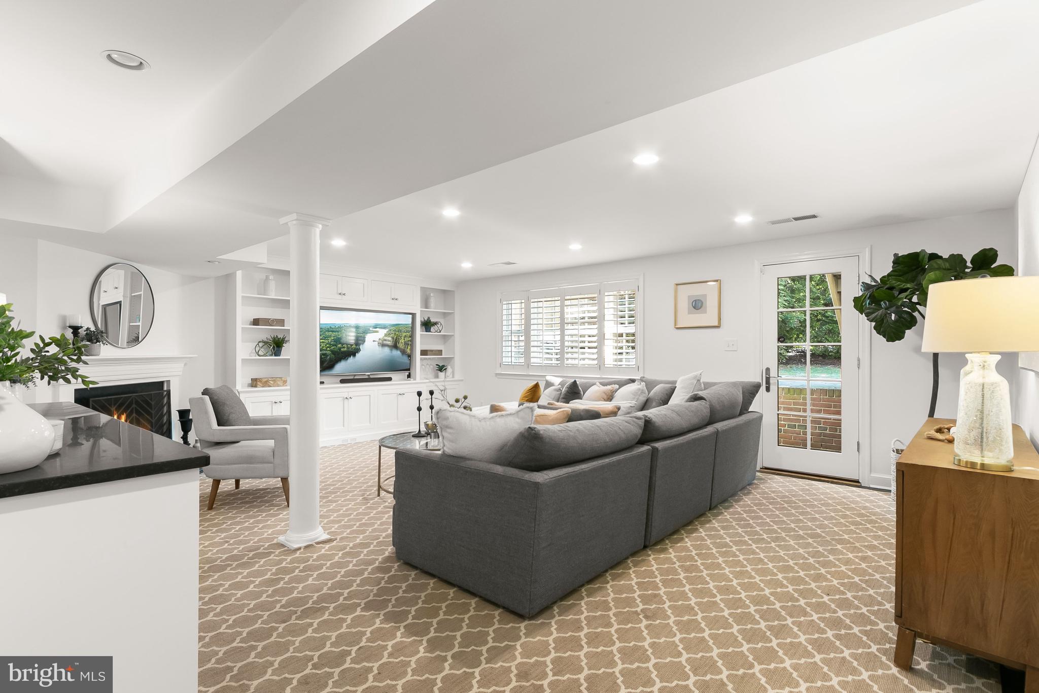 SPRING VALLEY - Residential