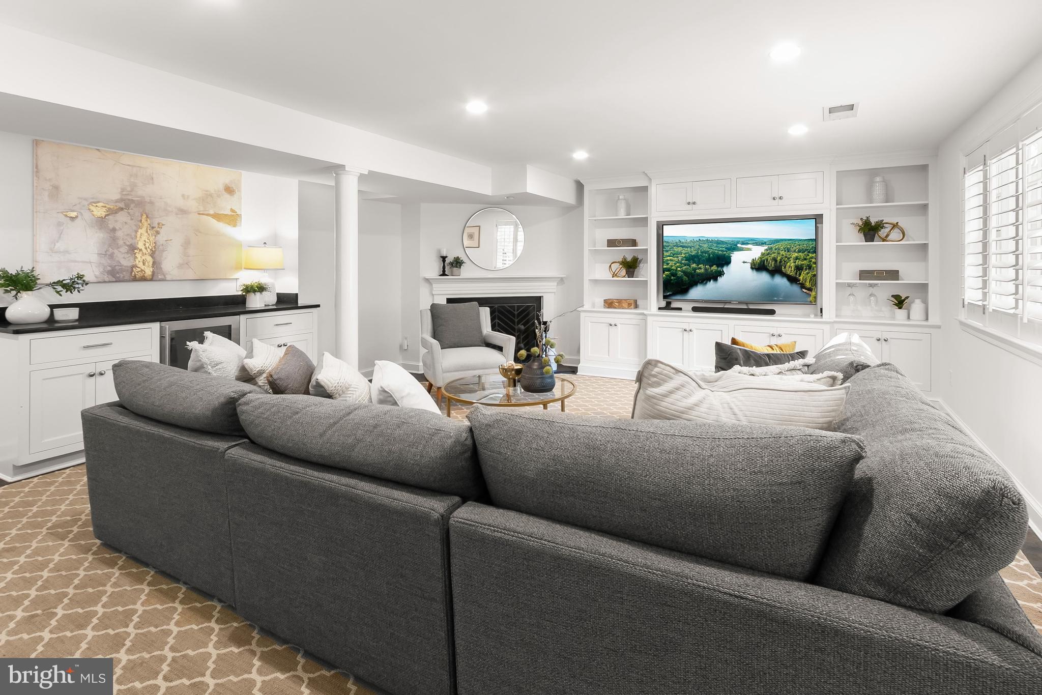 SPRING VALLEY - Residential