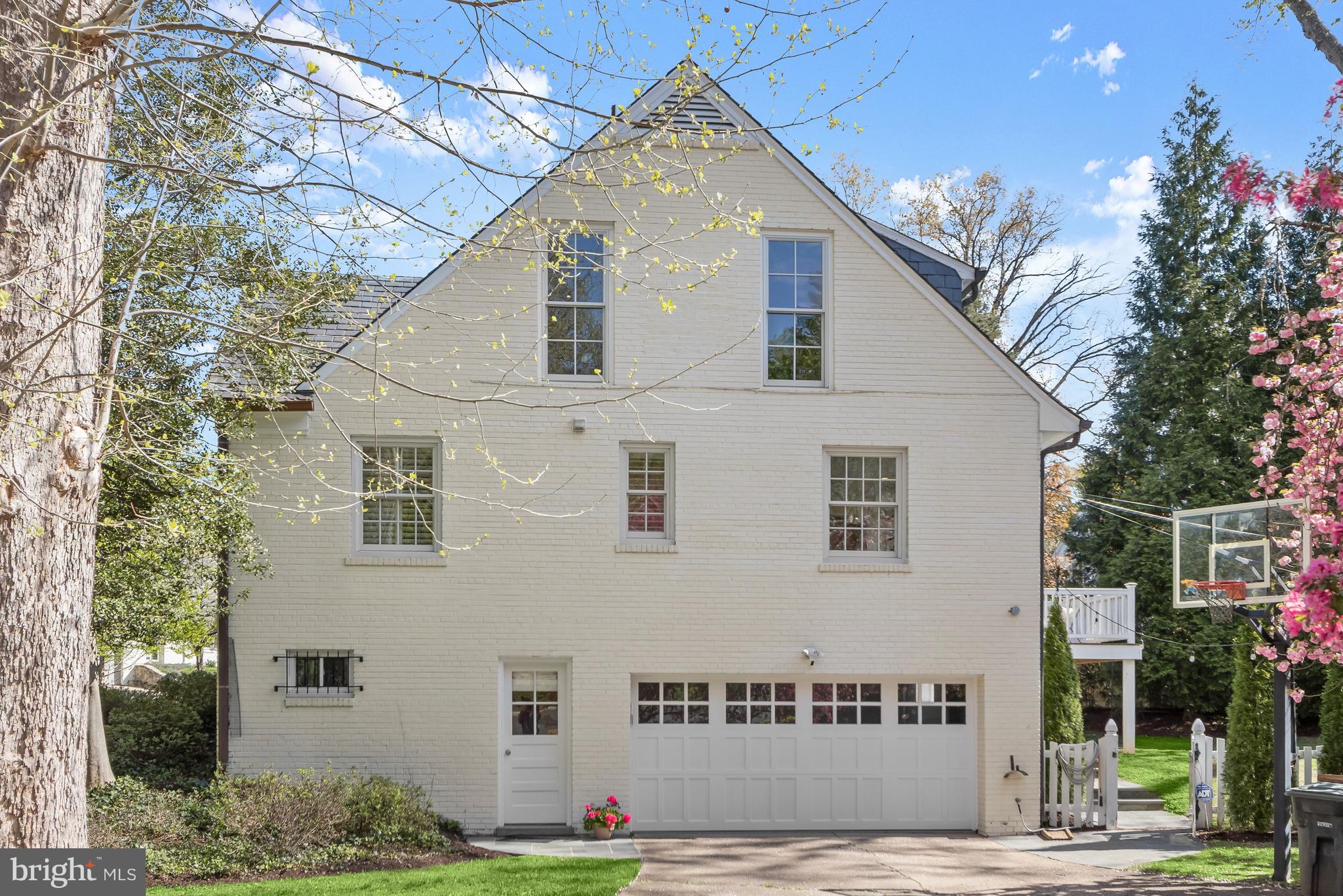 SPRING VALLEY - Residential
