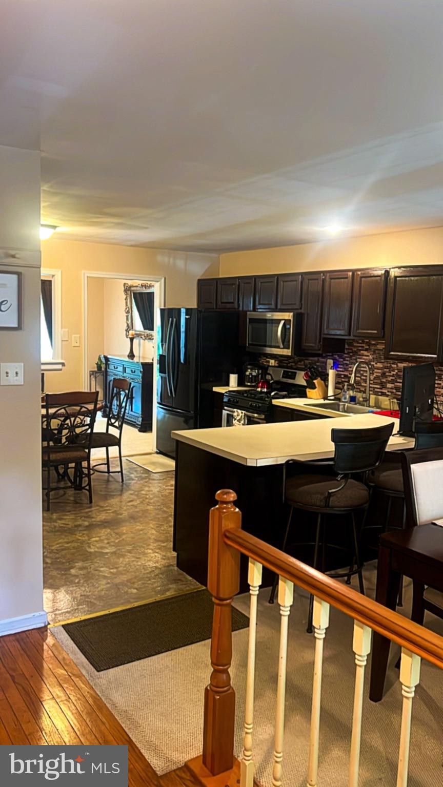 1402 REDWOOD COURT 57