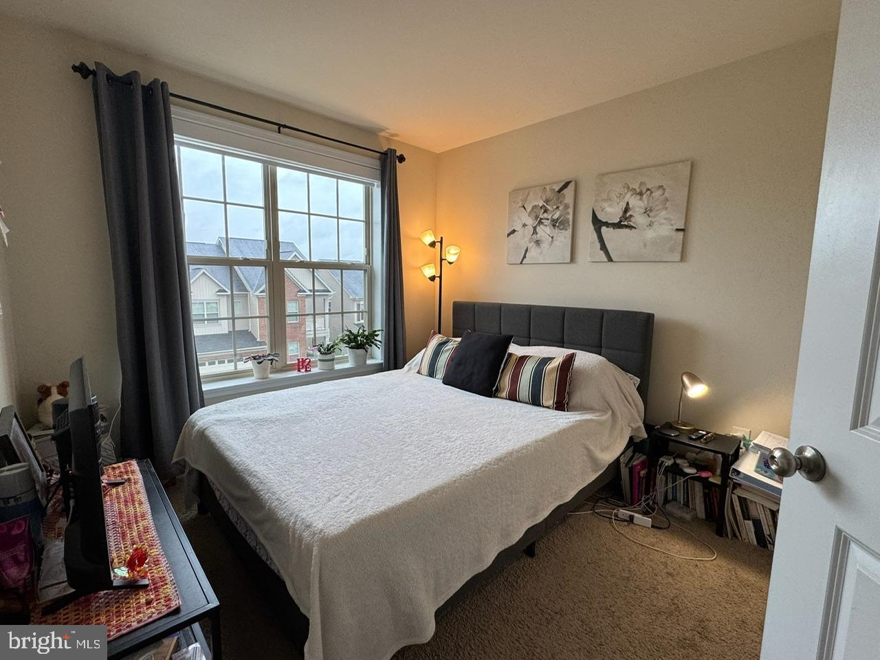 WOODMORE TOWNE CENTRE - Residential Lease