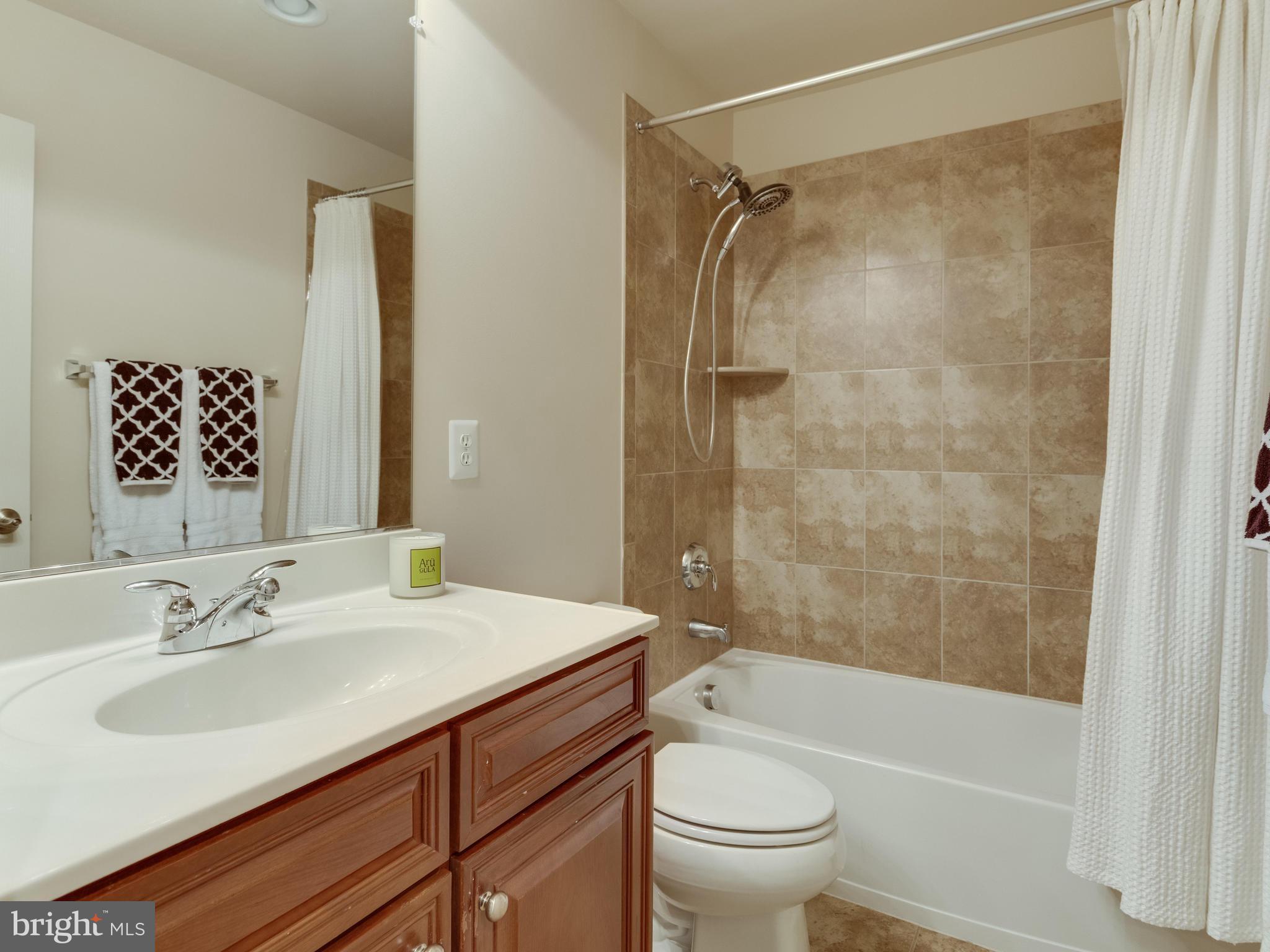 SHIRLINGTON CREST - Residential