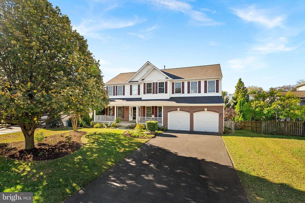 Photo of 917 Towering Oak Court, PURCELLVILLE, VA 20132 (MLS # VALO2109746)