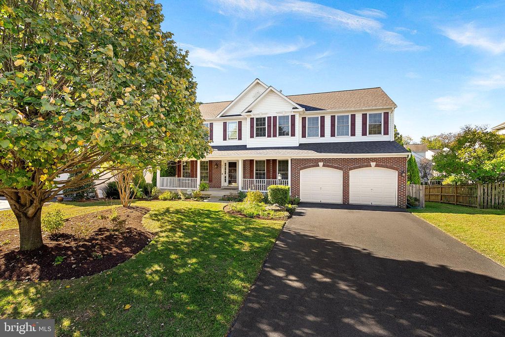 Photo of 917 Towering Oak Court, PURCELLVILLE, VA 20132 (MLS # VALO2109746)