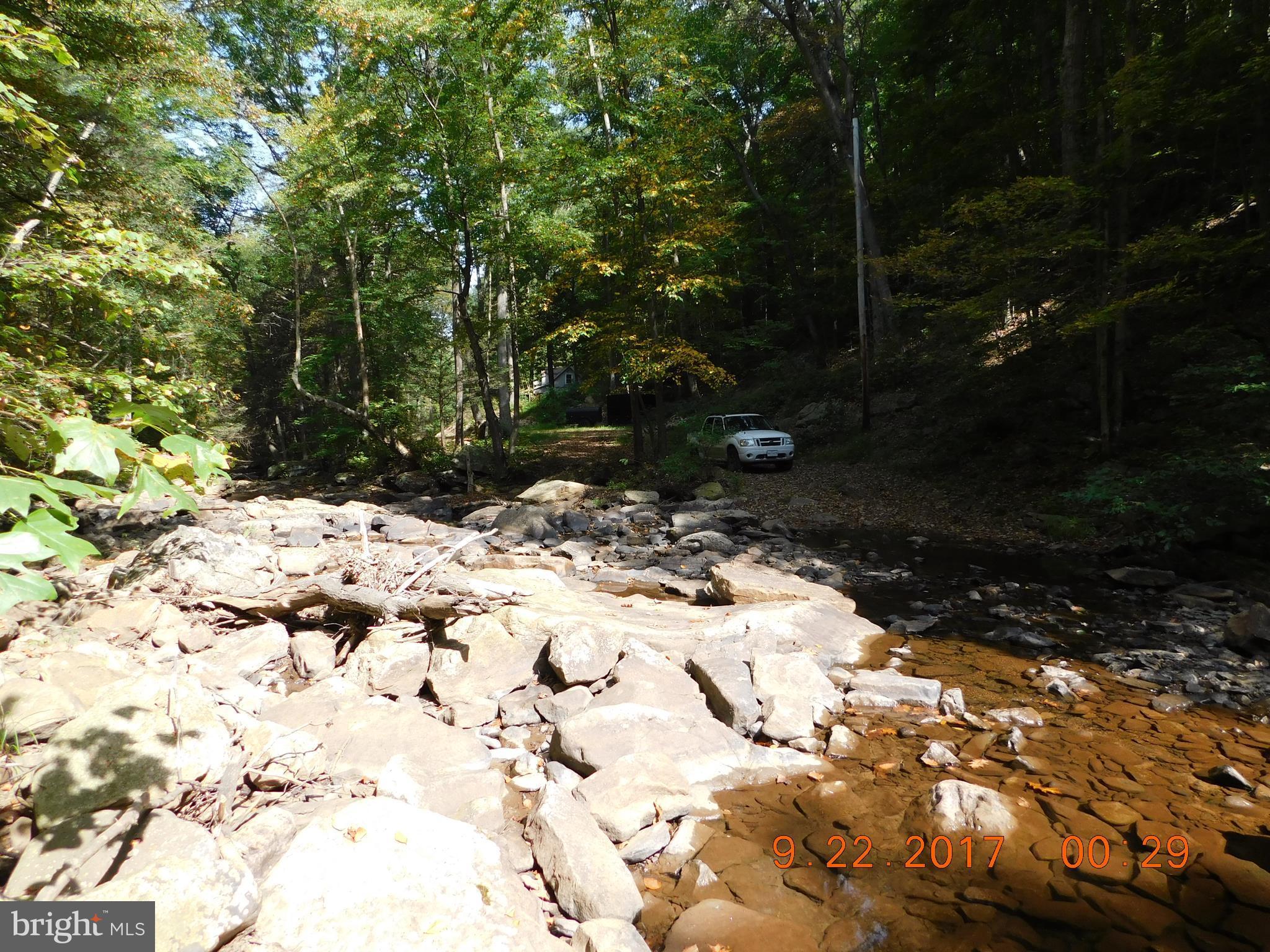 SPRUCE PINE HOLLOW - Land