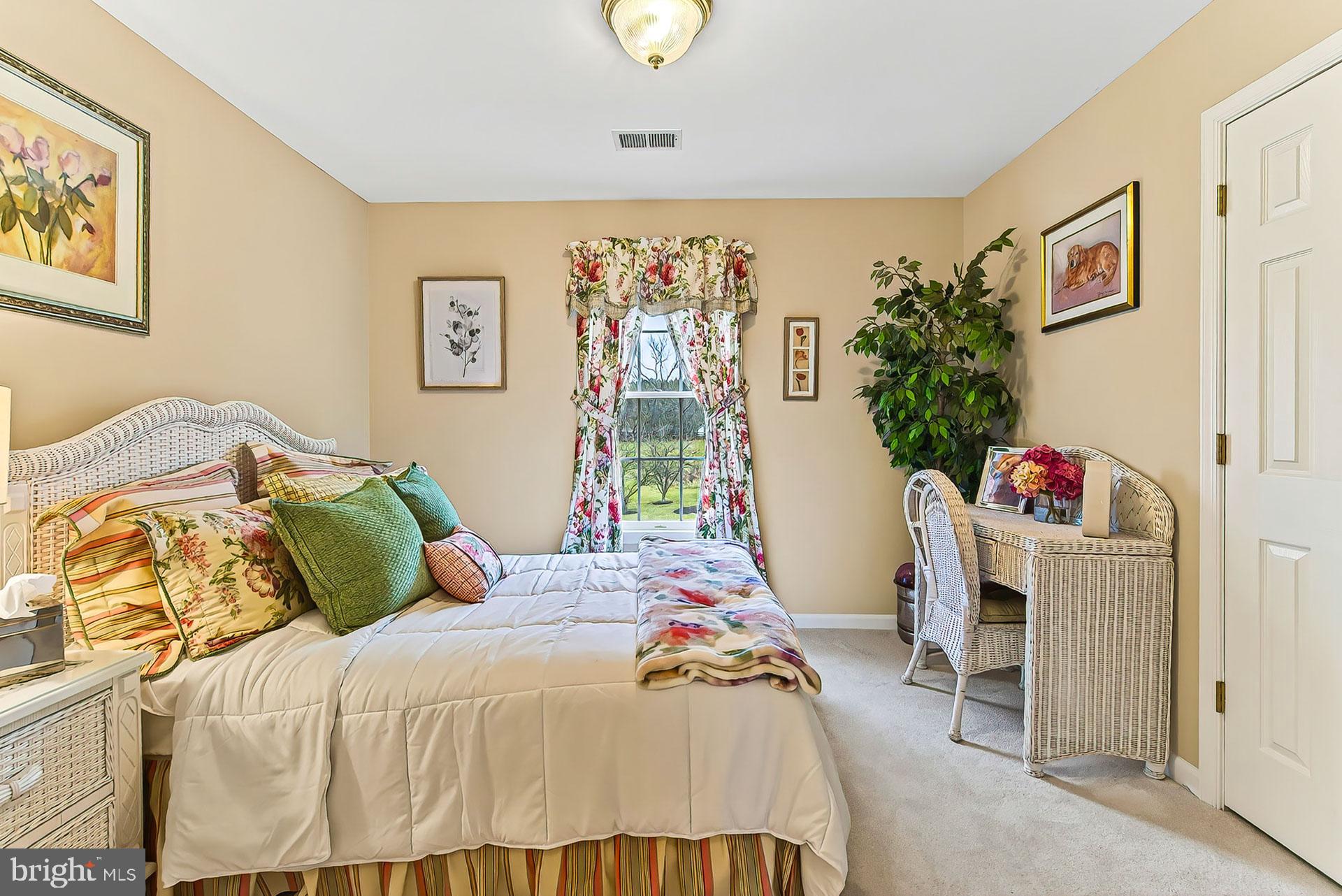 QUARTER BRANCH - Residential