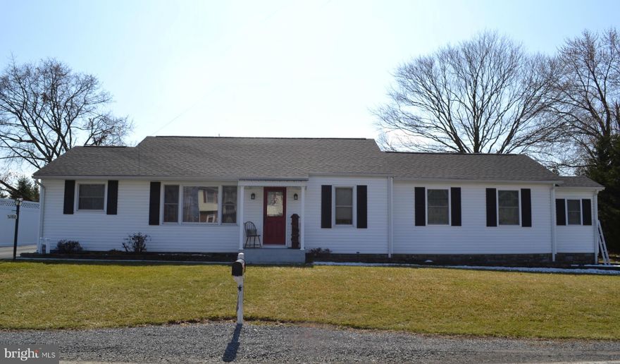 Beautiful and spacious Rancher in Inwood. This one has the ability to go commercial for the mechanic that wants to work from home with not one but two very large garages and carport. The home has been totally transformed from 1953 and brought up to todays standards and styles. Enjoy no HOA and restrictions as you could run your own business while sitting on your deck! Please read all photo details