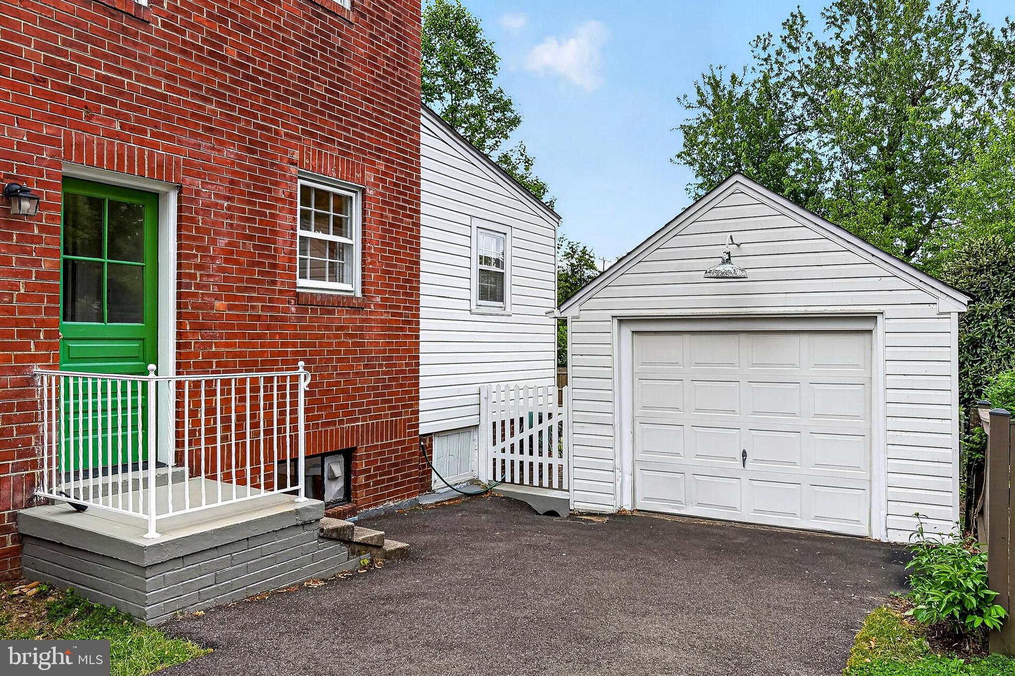 BARCROFT - Residential