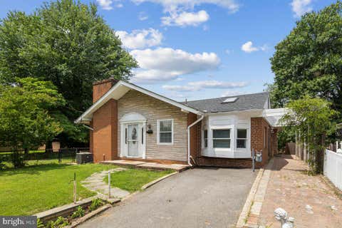 Photo of 202 S Cherry Street, FALLS CHURCH, VA 22042 (MLS # VAFA2004138)