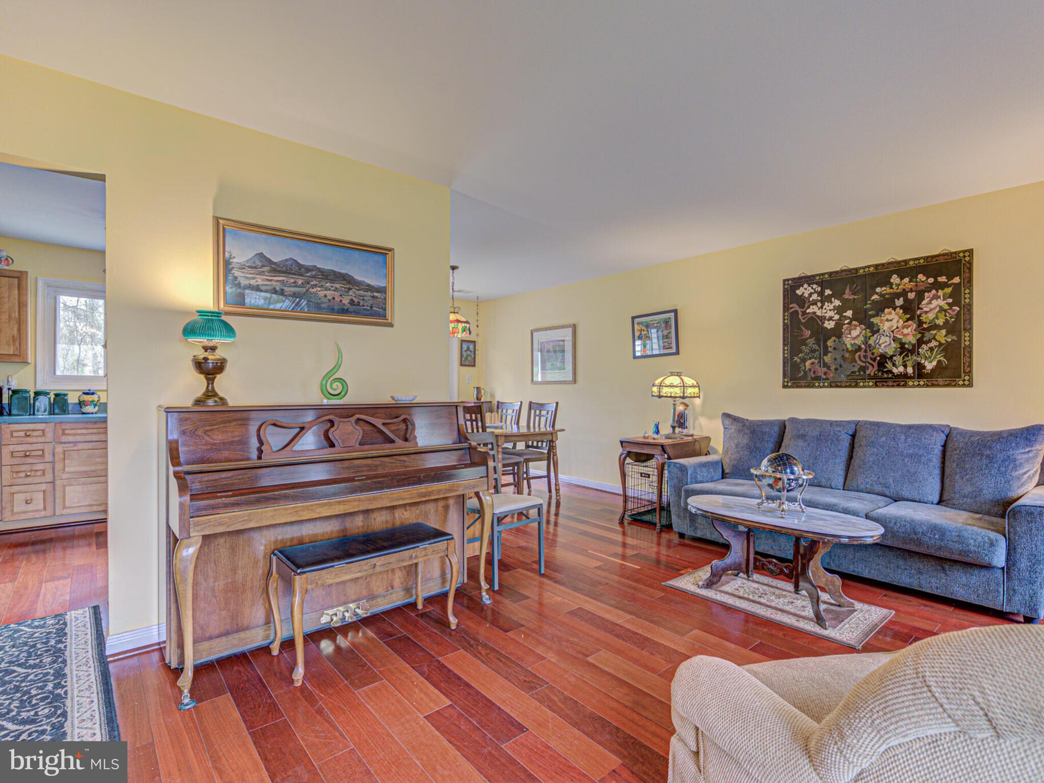 MOSBY HEIGHTS - Residential