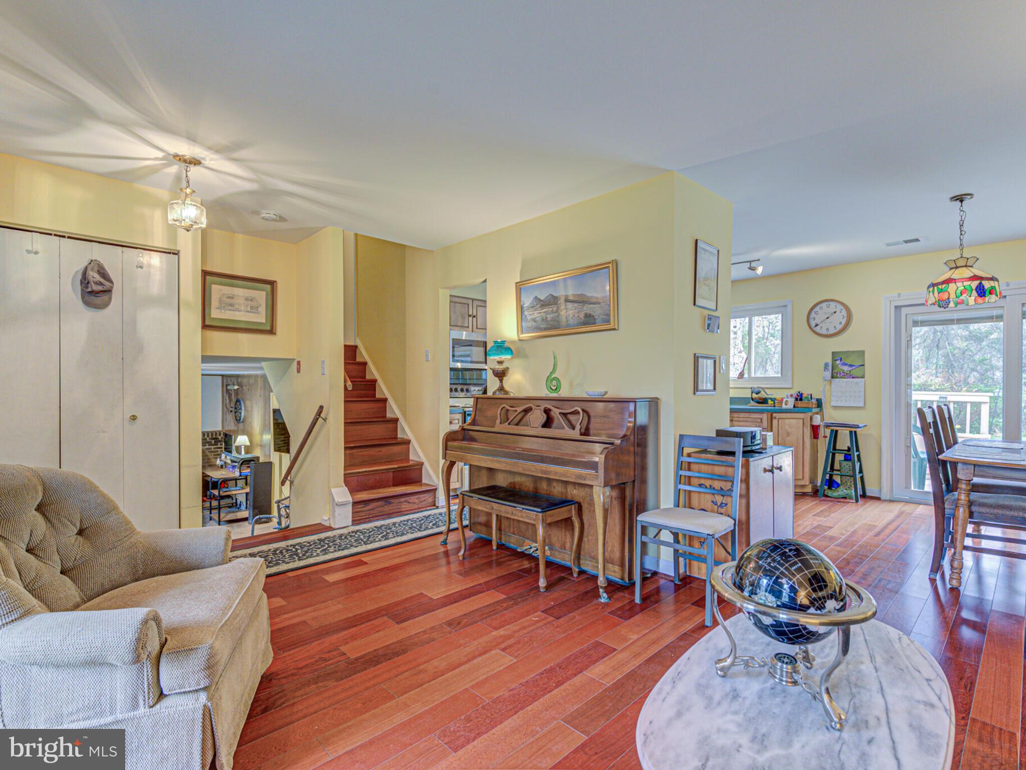 MOSBY HEIGHTS - Residential