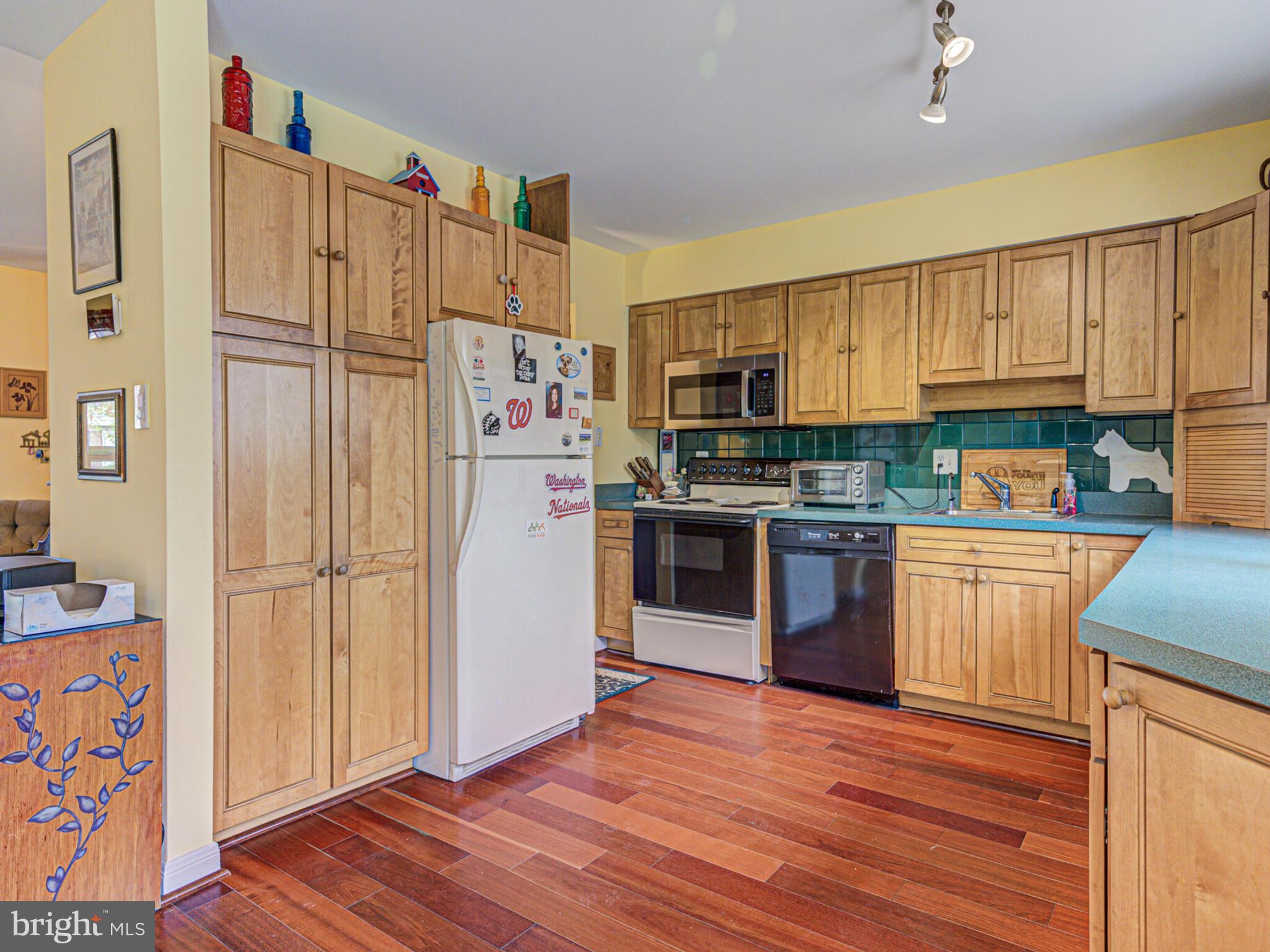 MOSBY HEIGHTS - Residential