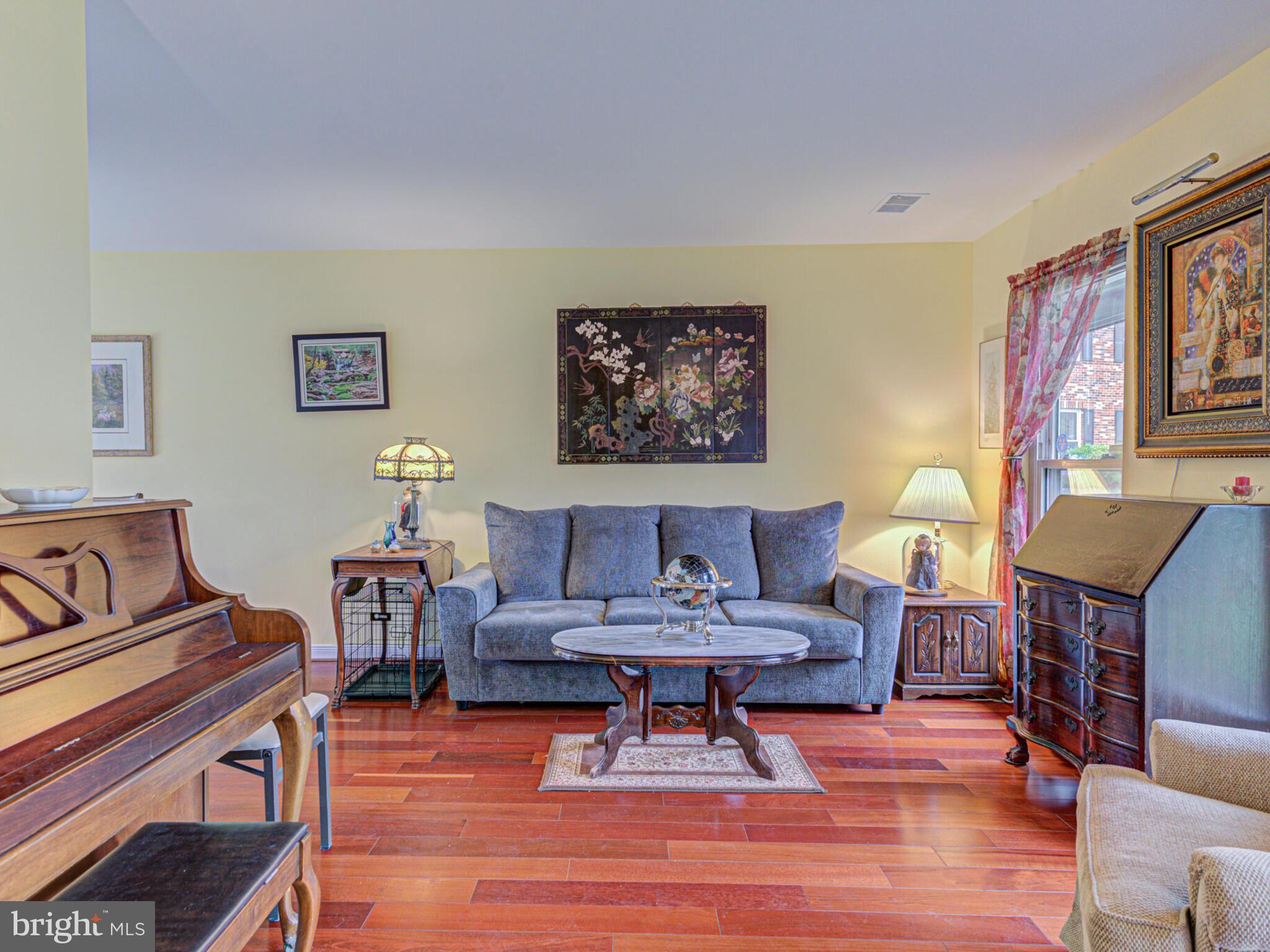 MOSBY HEIGHTS - Residential