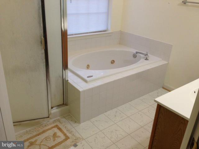 WELLESLEY - Residential Lease