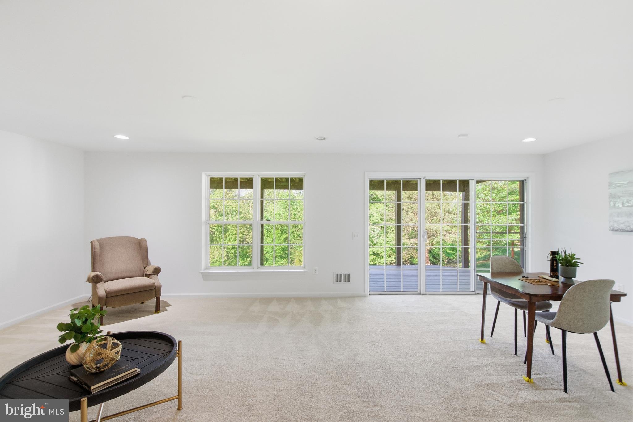 RIVER RIDGE - Residential
