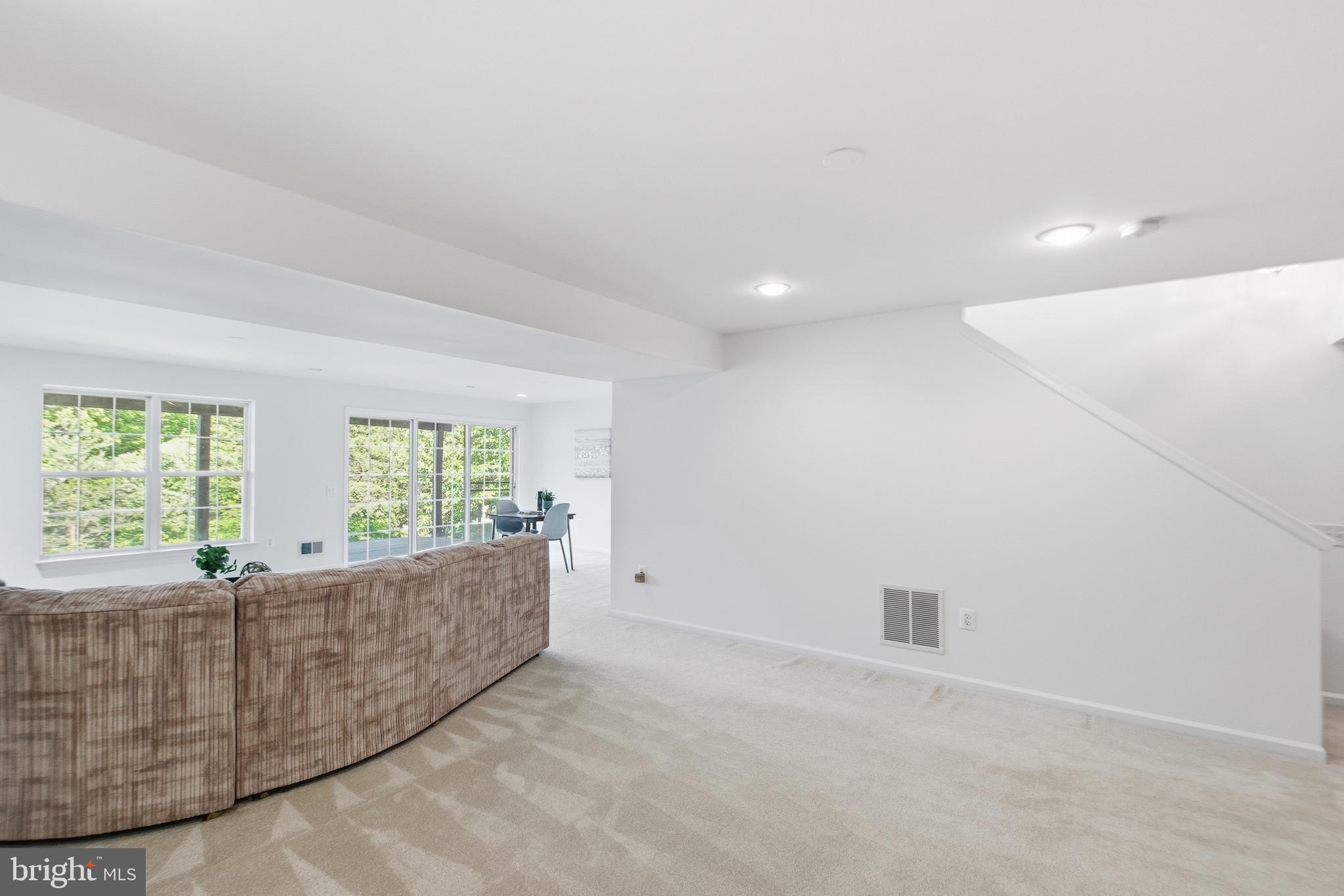 RIVER RIDGE - Residential