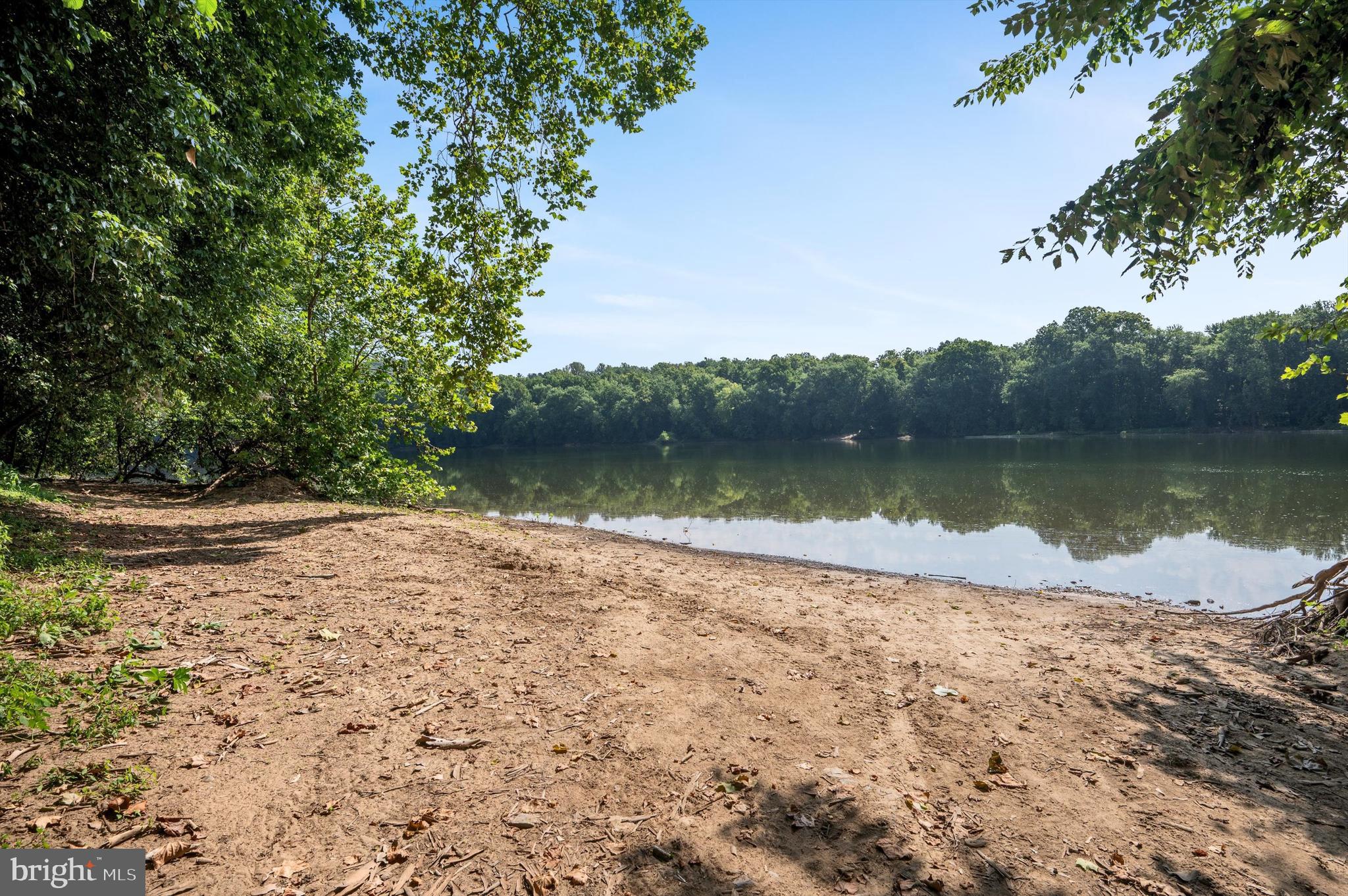 RIVERSIDE ACRES - Residential