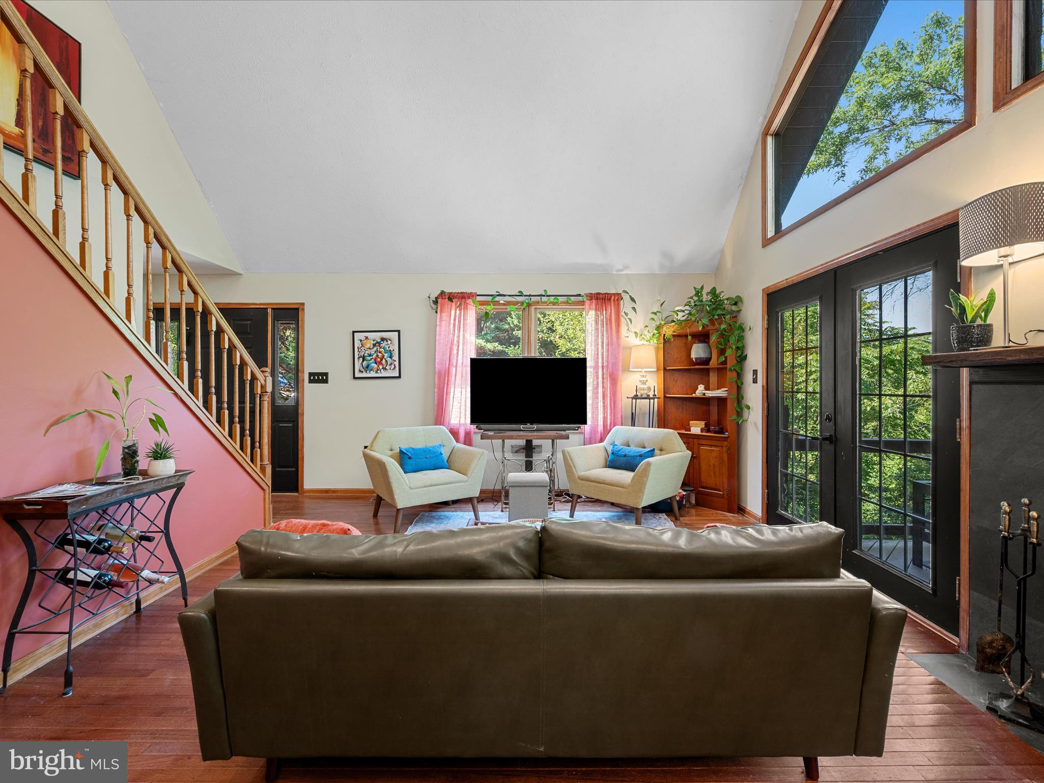 RIVERSIDE ACRES - Residential