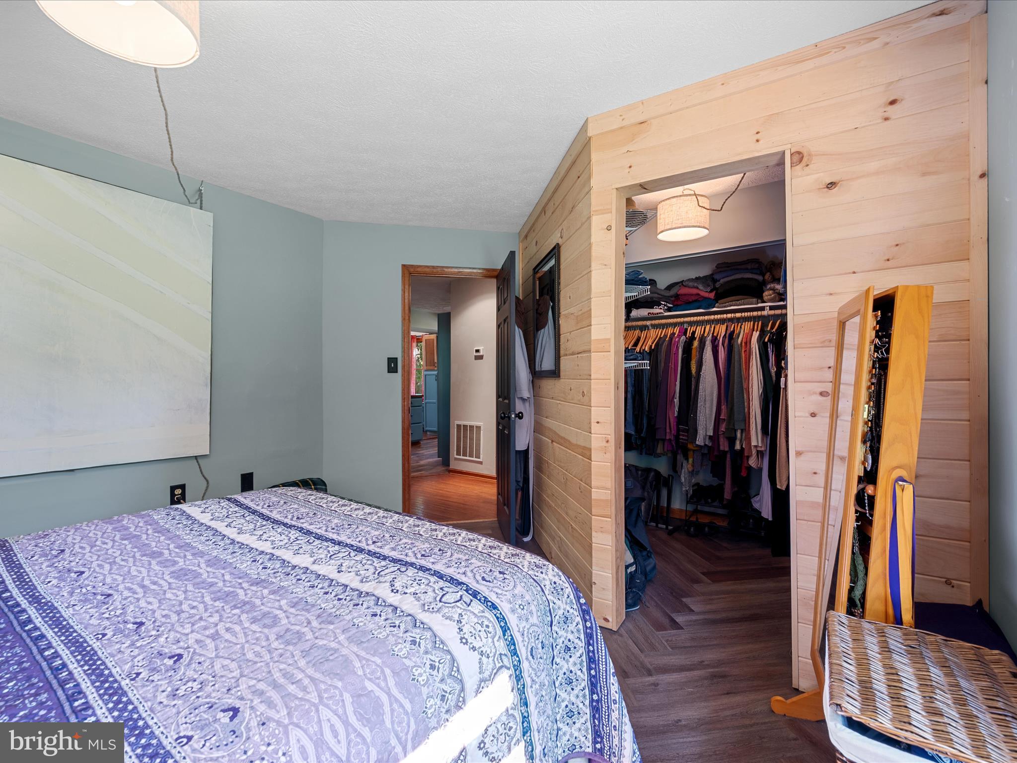 RIVERSIDE ACRES - Residential